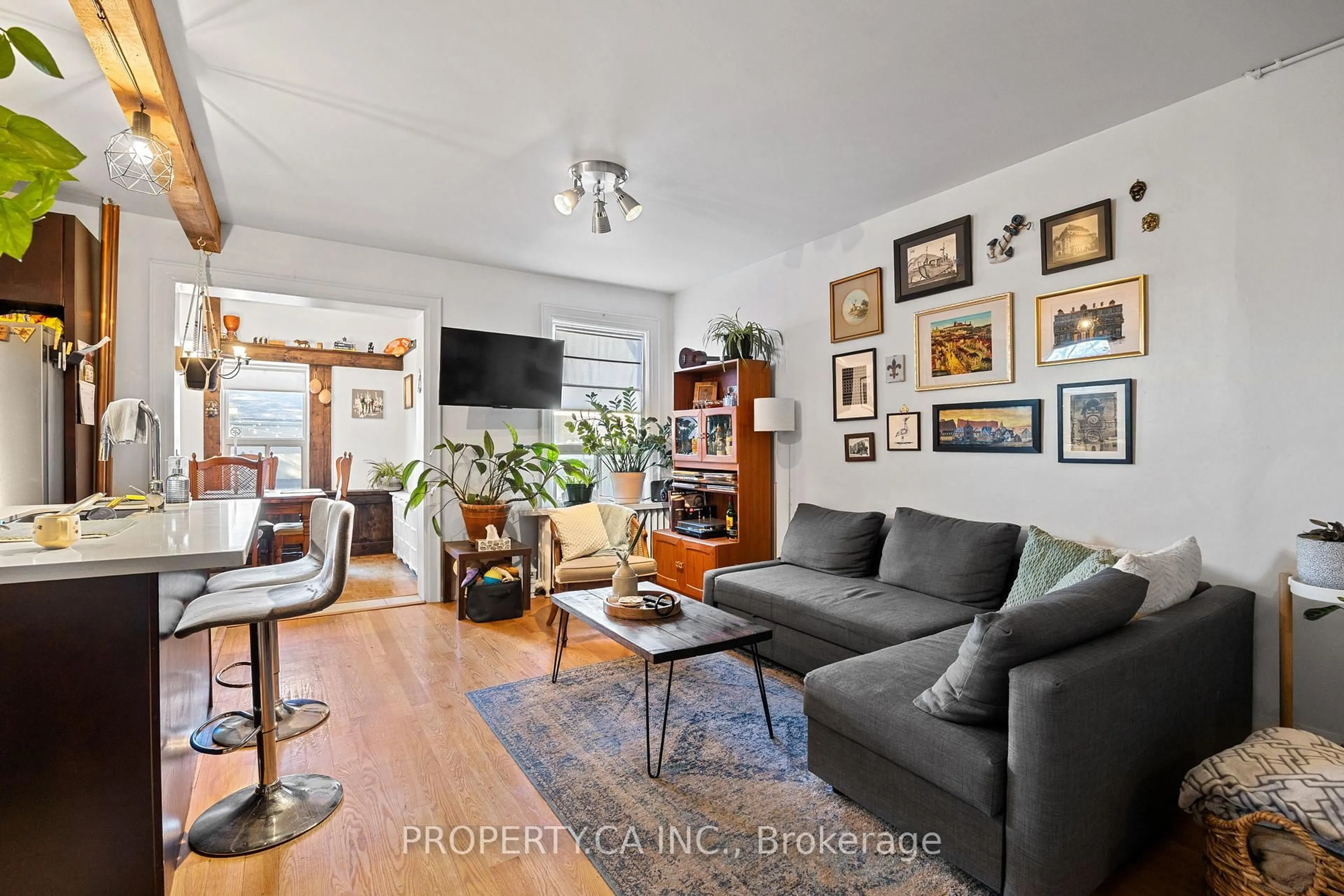 Living room with furniture, unknown for 396 Roxton Rd, Toronto Ontario M6G 3R2