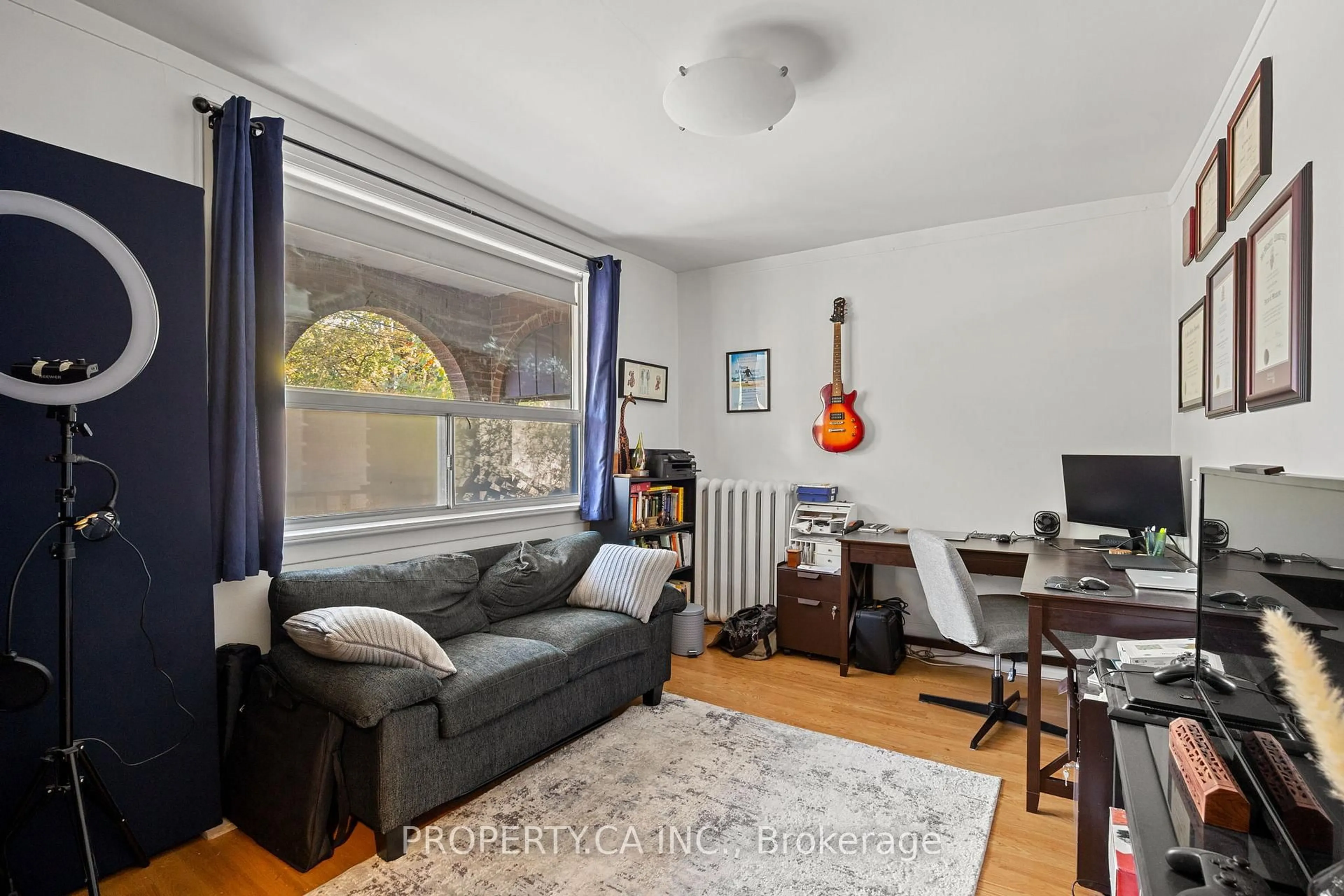 Living room with furniture, unknown for 396 Roxton Rd, Toronto Ontario M6G 3R2