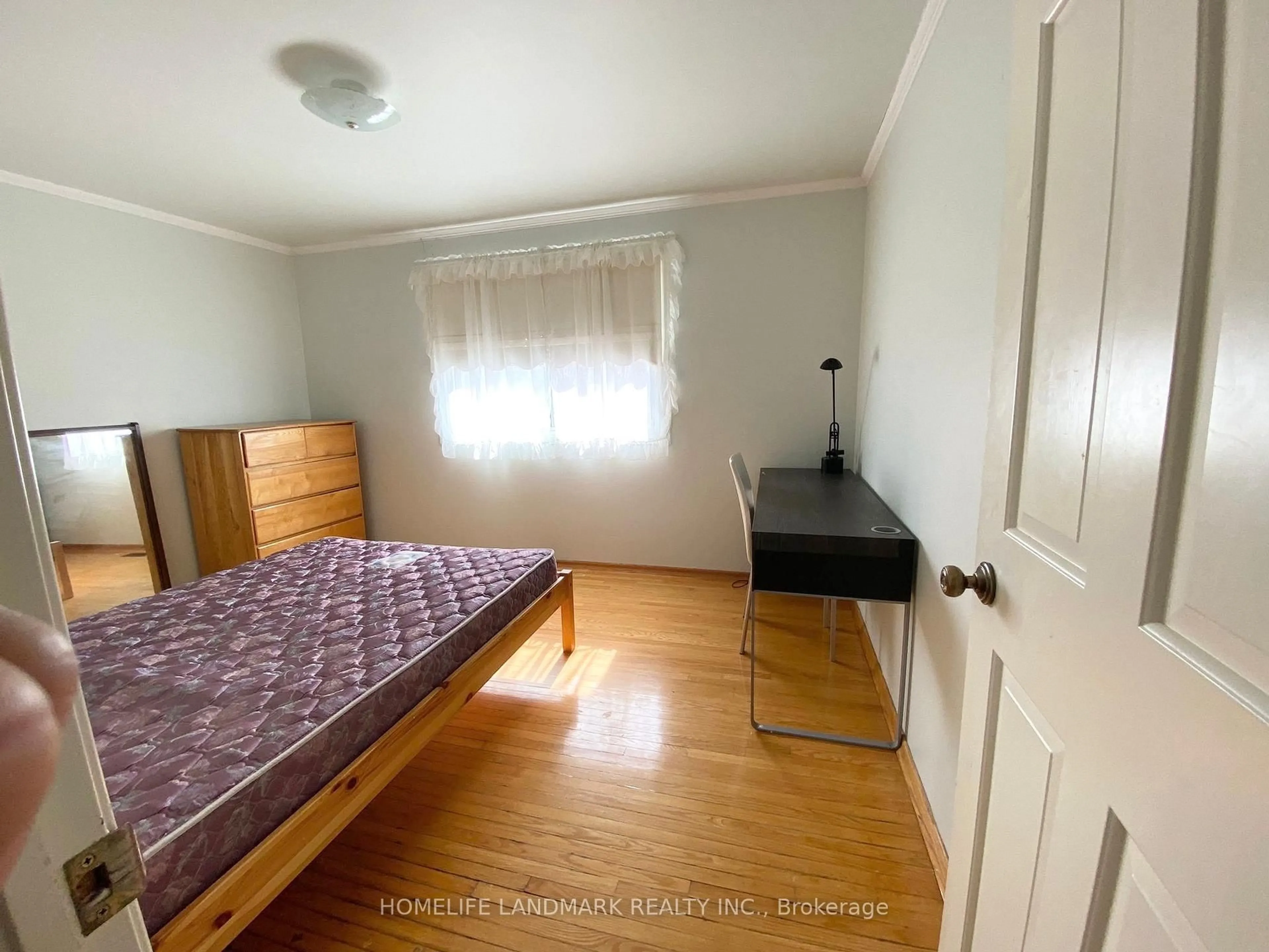 A pic of a room for 105 Whitehorn Cres, Toronto Ontario M2J 3B1