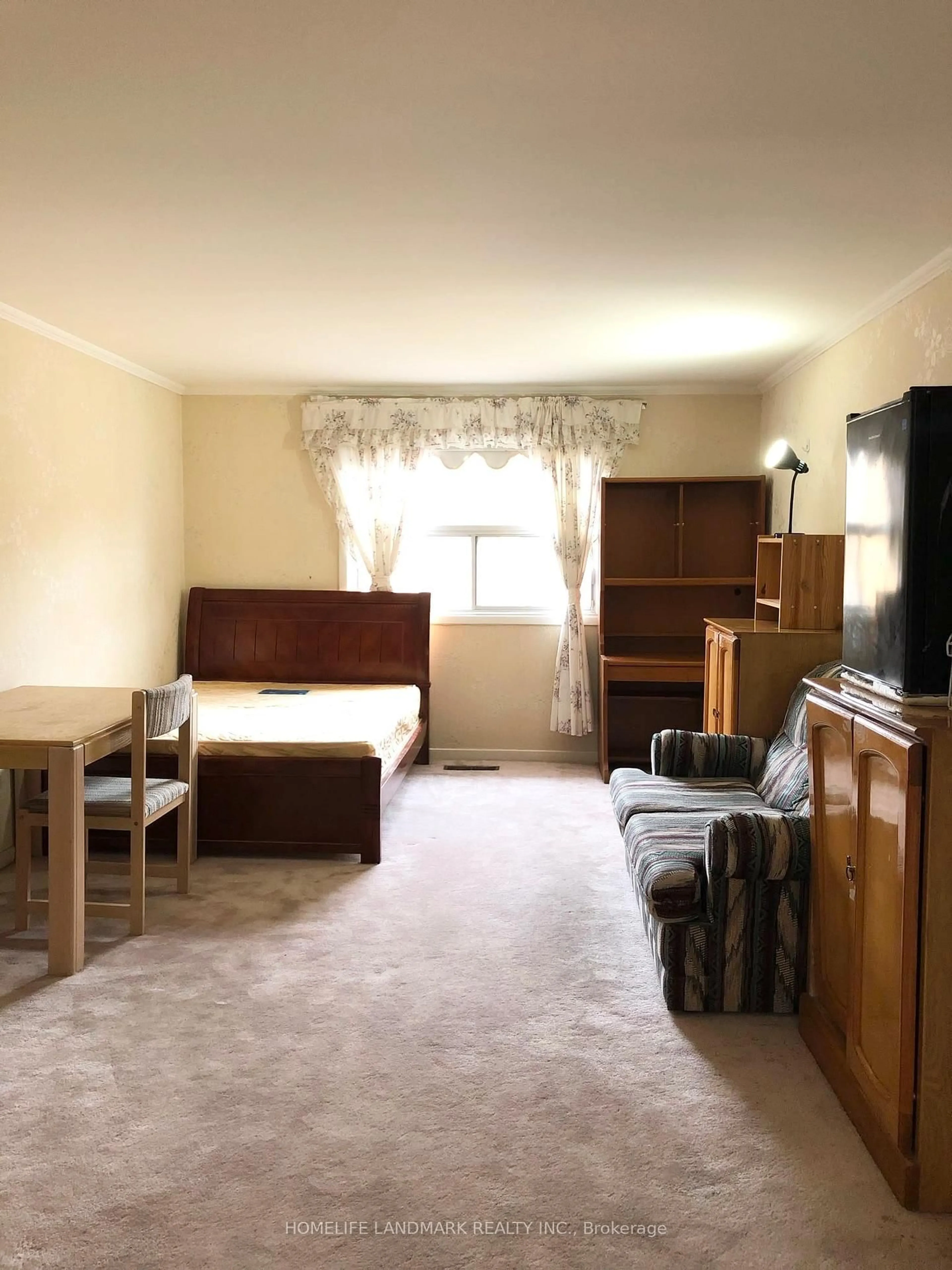A pic of a room for 105 Whitehorn Cres, Toronto Ontario M2J 3B1