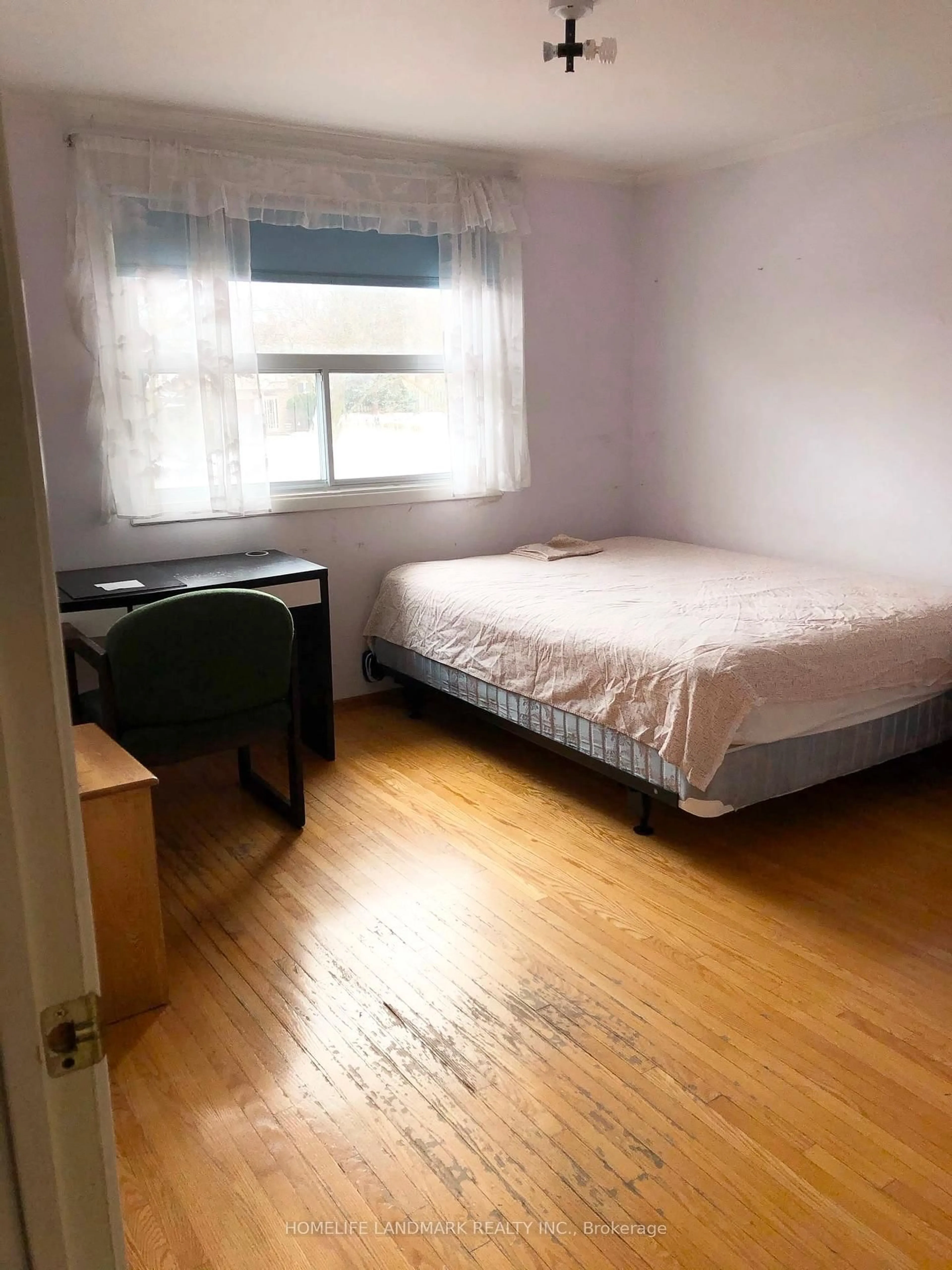 A pic of a room for 105 Whitehorn Cres, Toronto Ontario M2J 3B1