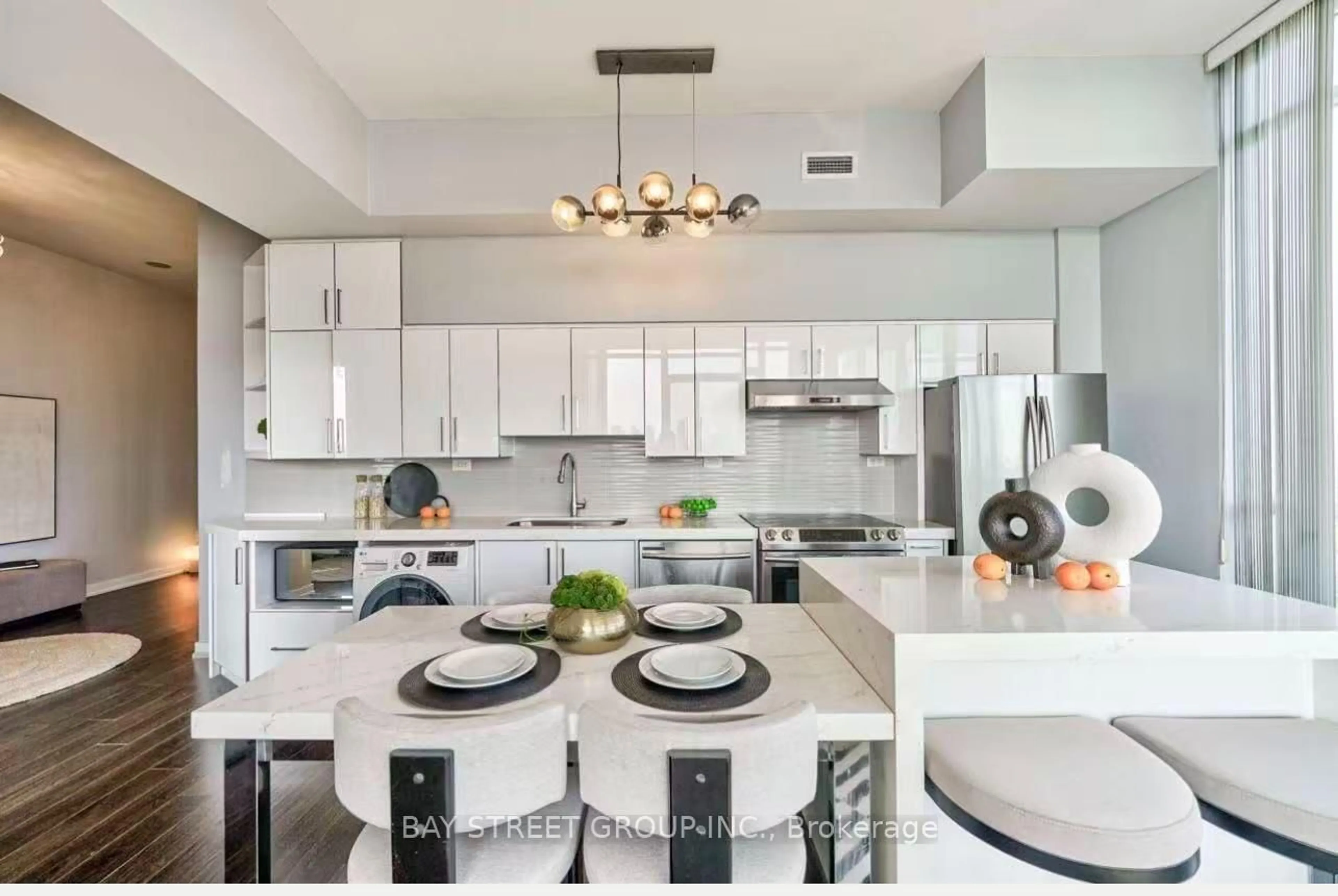 Contemporary kitchen, ceramic/tile floor for 33 Singer Crt #Ph2, Toronto Ontario M2K 0B4
