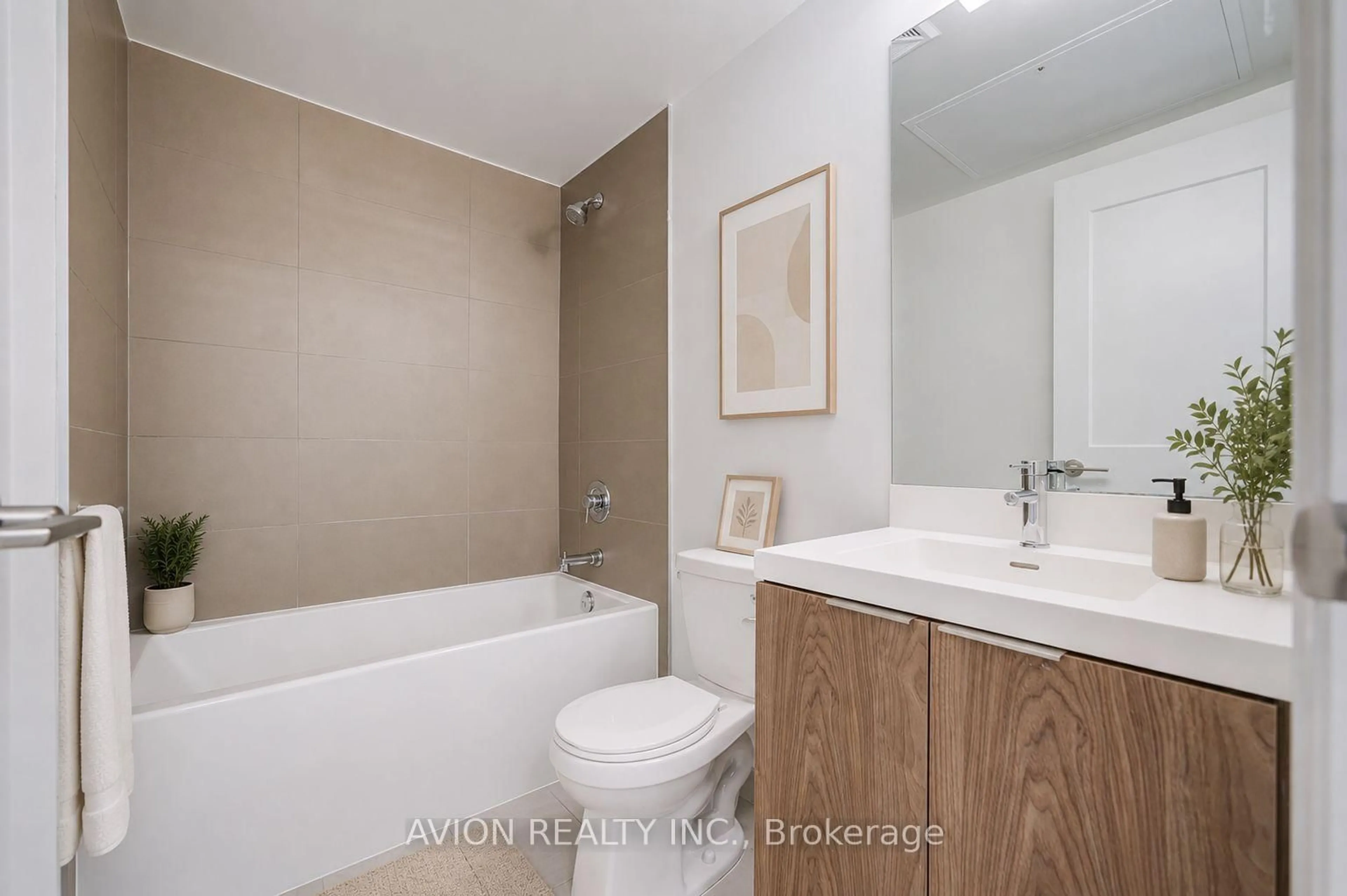 Standard bathroom, unknown for 8 Widmer St #4303, Toronto Ontario M5V 0W6