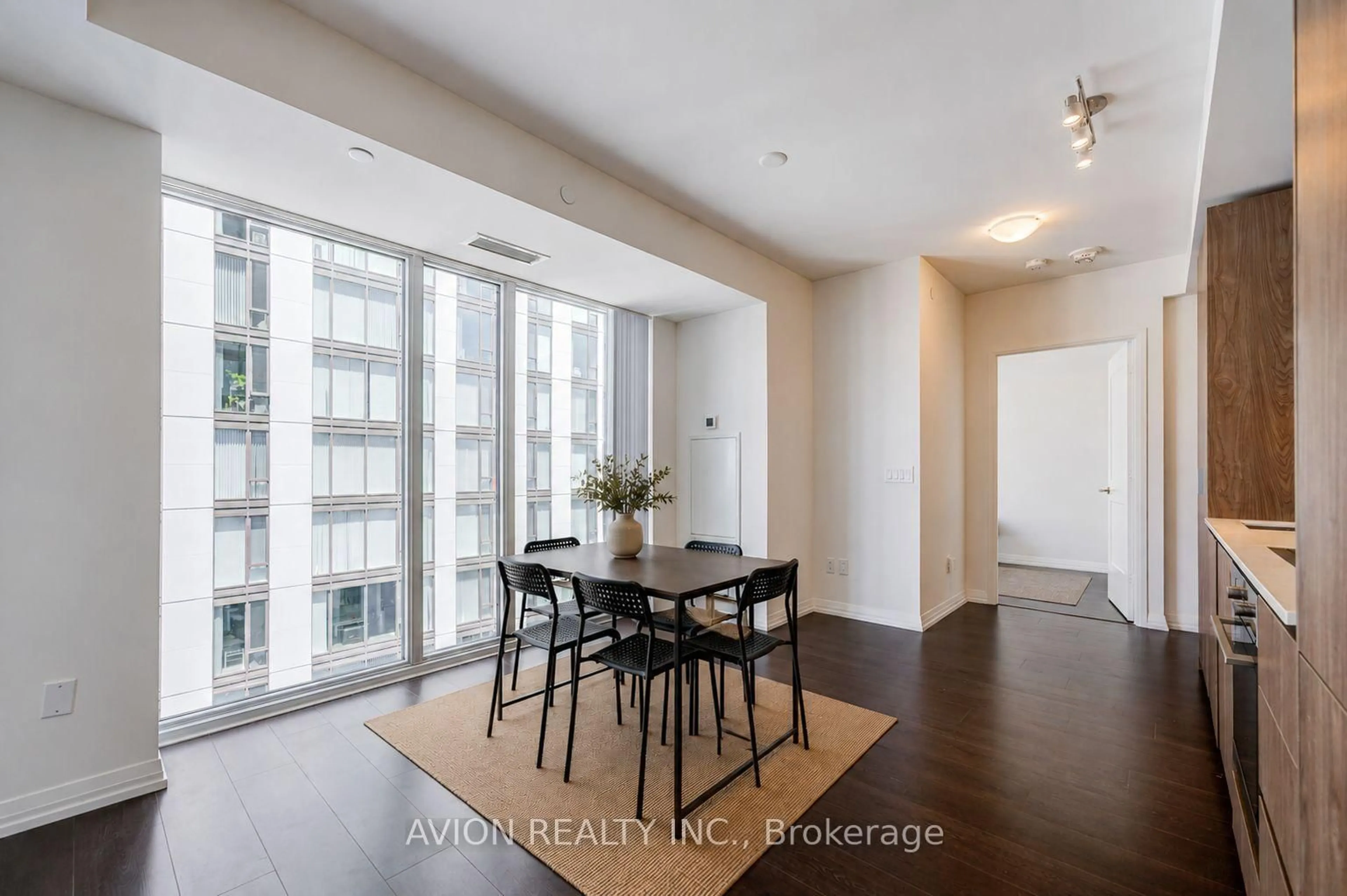 Unknown for 8 Widmer St #4303, Toronto Ontario M5V 0W6