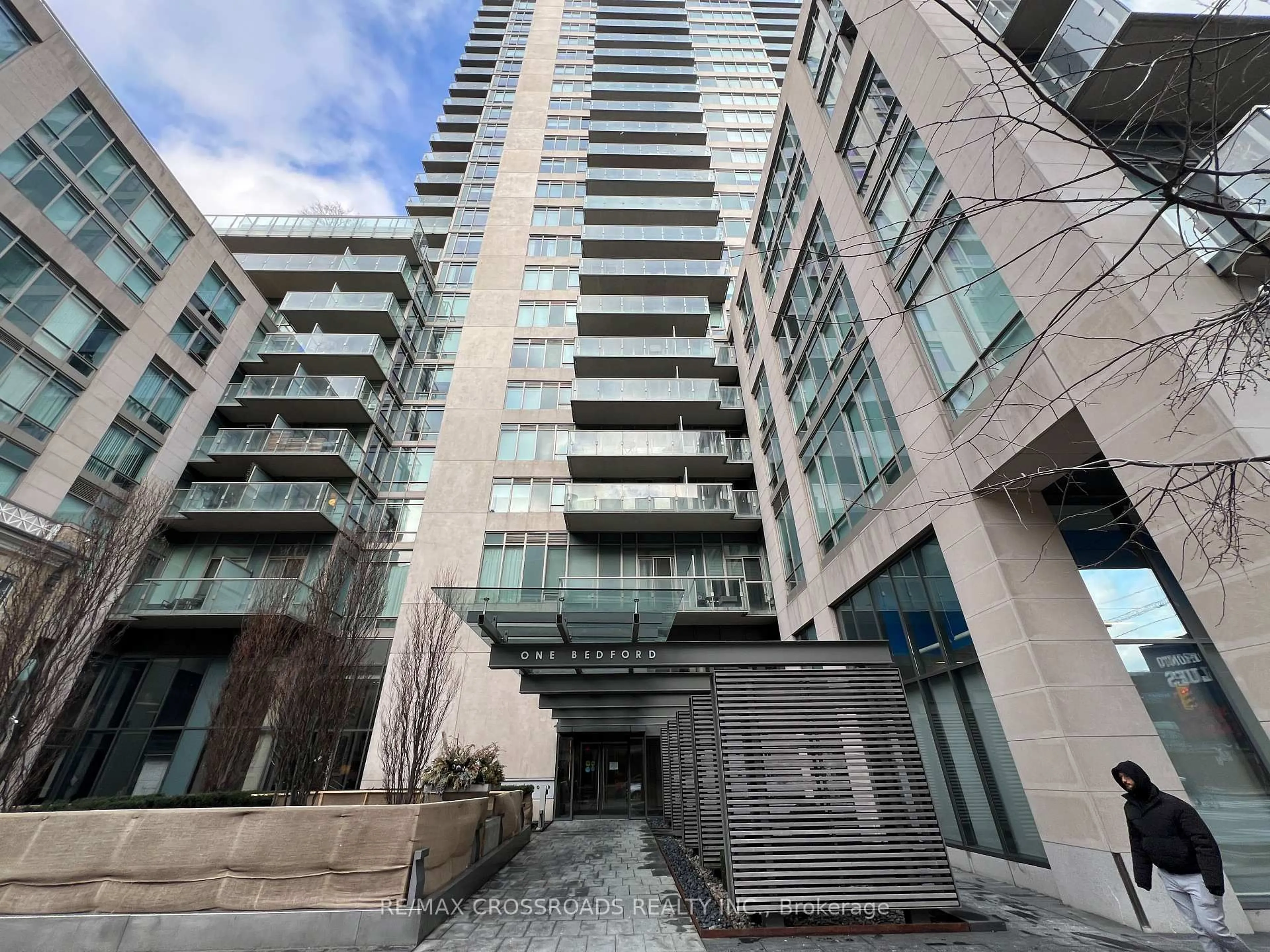 Indoor foyer for 1 Bedford Rd #3003, Toronto Ontario M5R 2B5