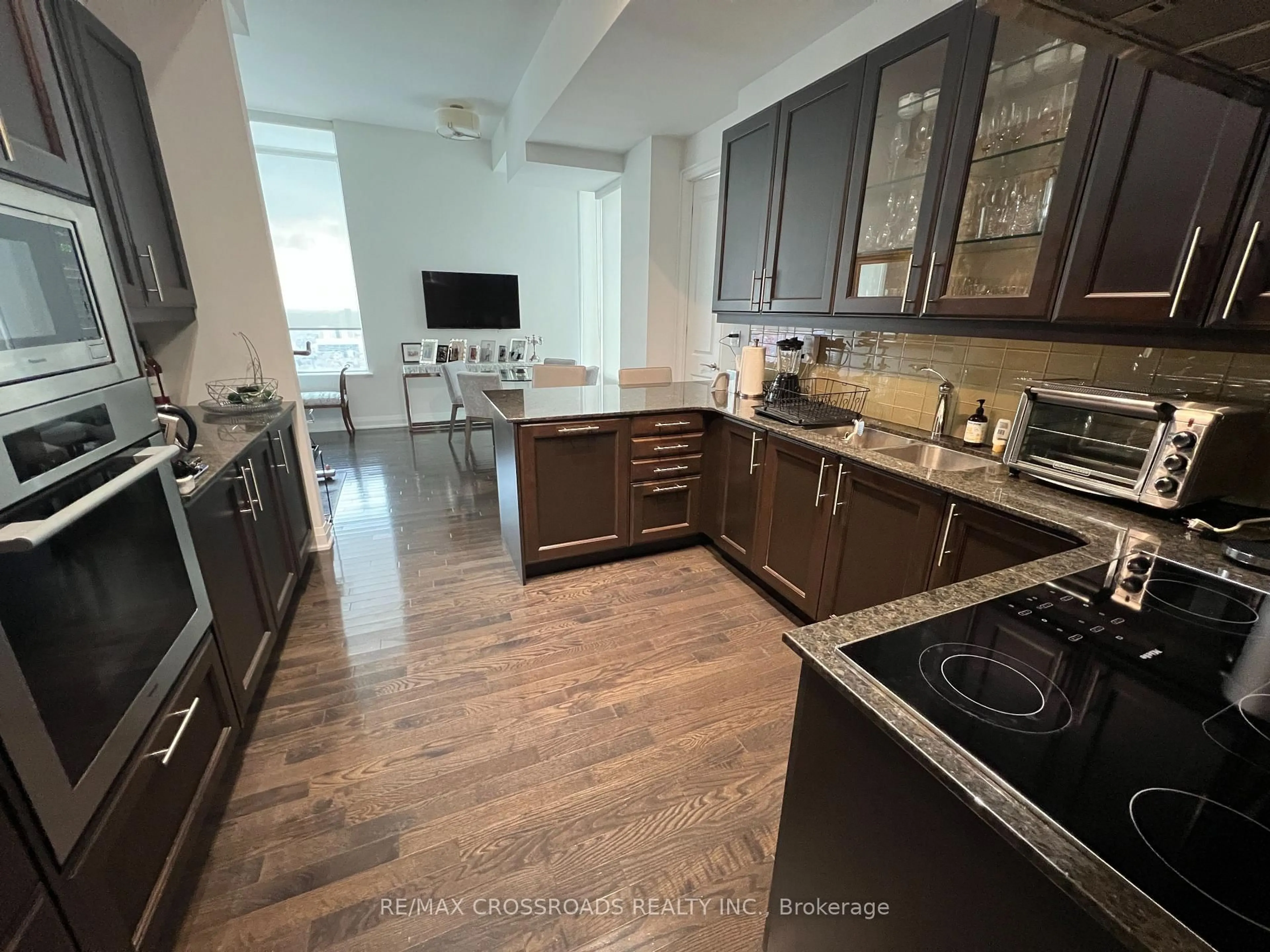 Open concept kitchen, unknown for 1 Bedford Rd #3003, Toronto Ontario M5R 2B5