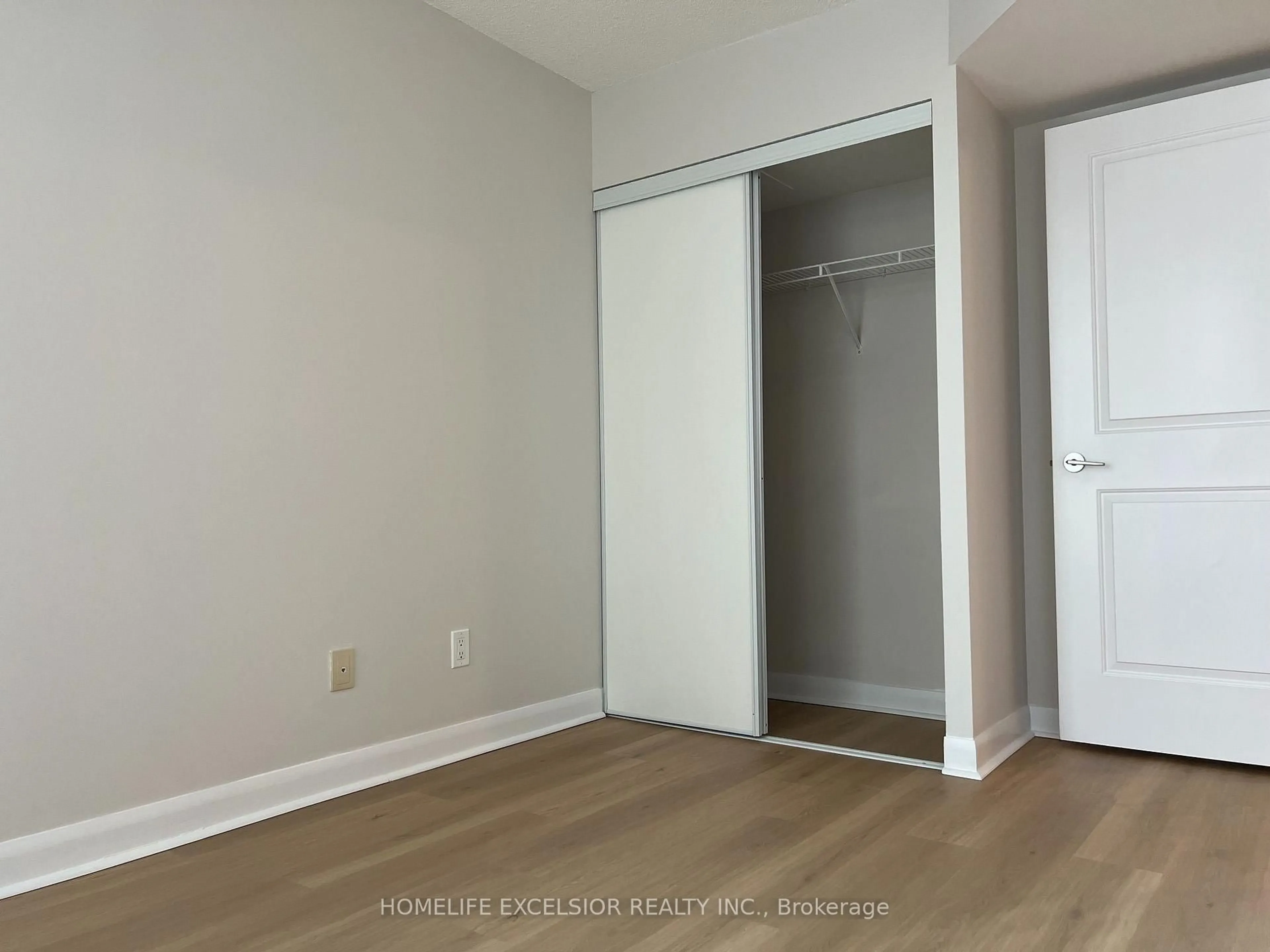 A pic of a room for 4968 Yonge St #1015, Toronto Ontario M2N 7G9