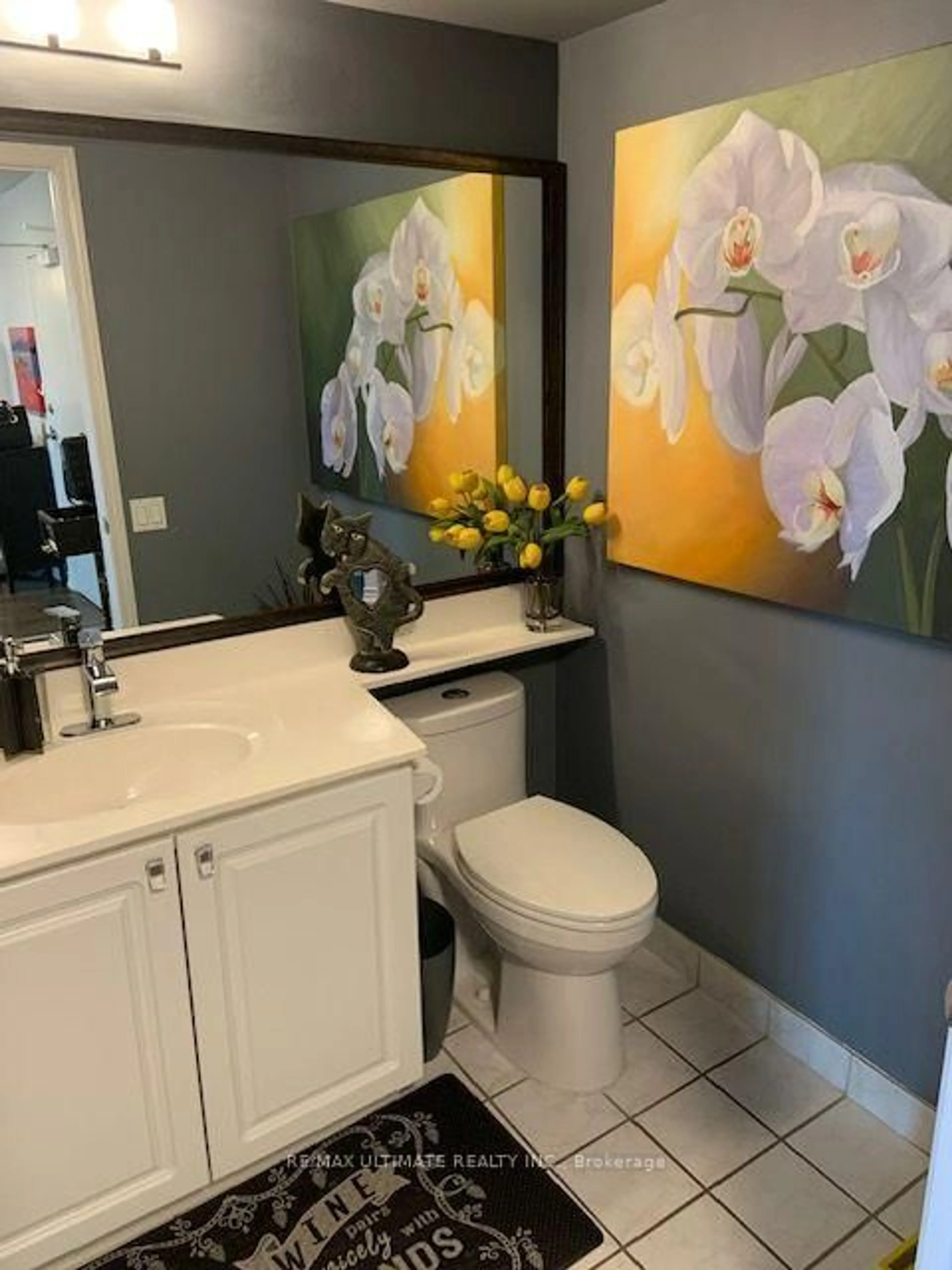 Contemporary bathroom, ceramic/tile floor for 8 Covington Rd #808, Toronto Ontario M6A 3E5