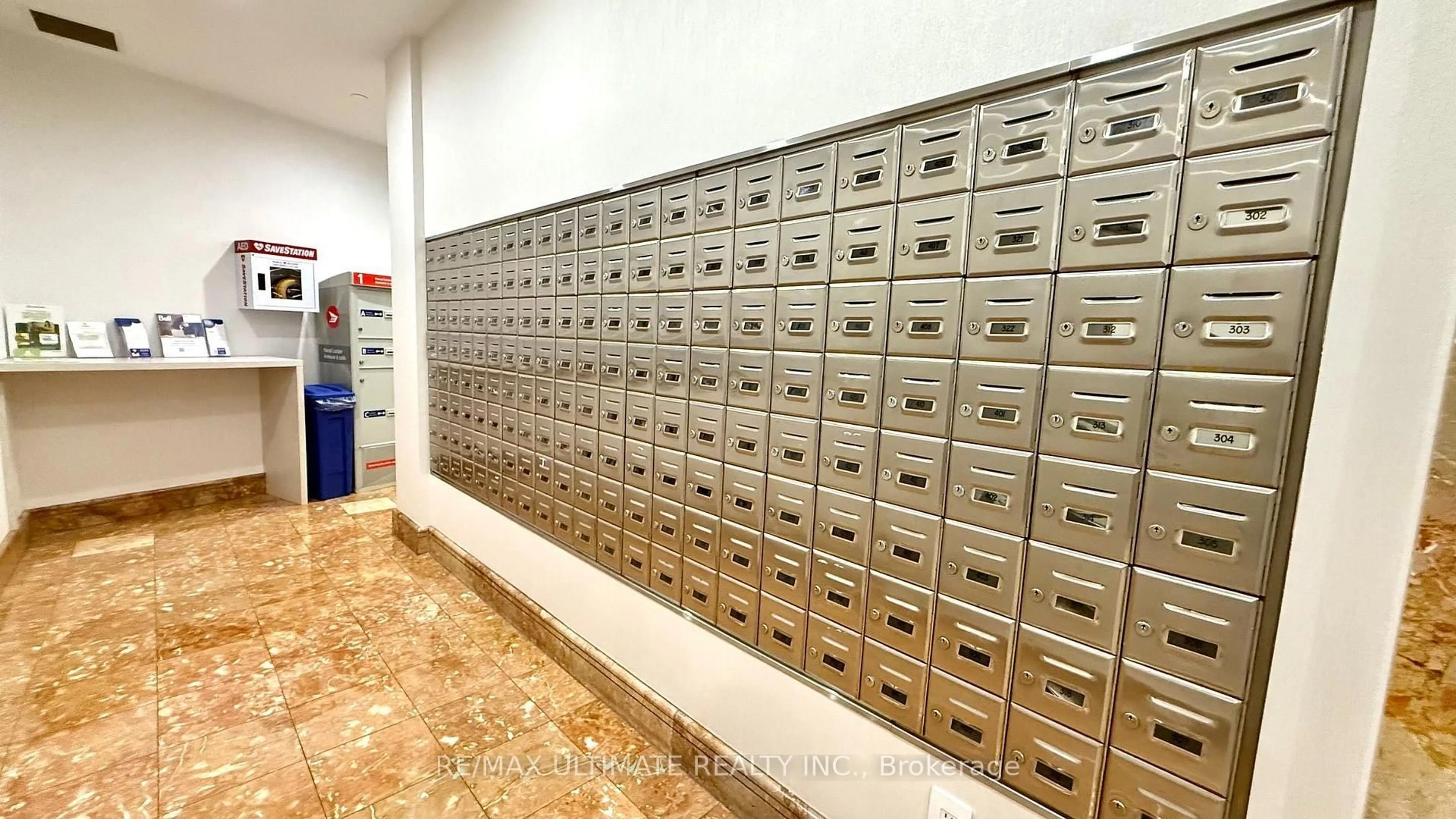 Storage room or clothes room or walk-in closet for 25 The Esplanade #913, Toronto Ontario M5E 1W5