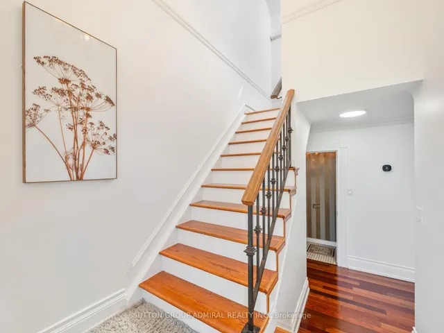 21 Rialto Dr, Toronto 4