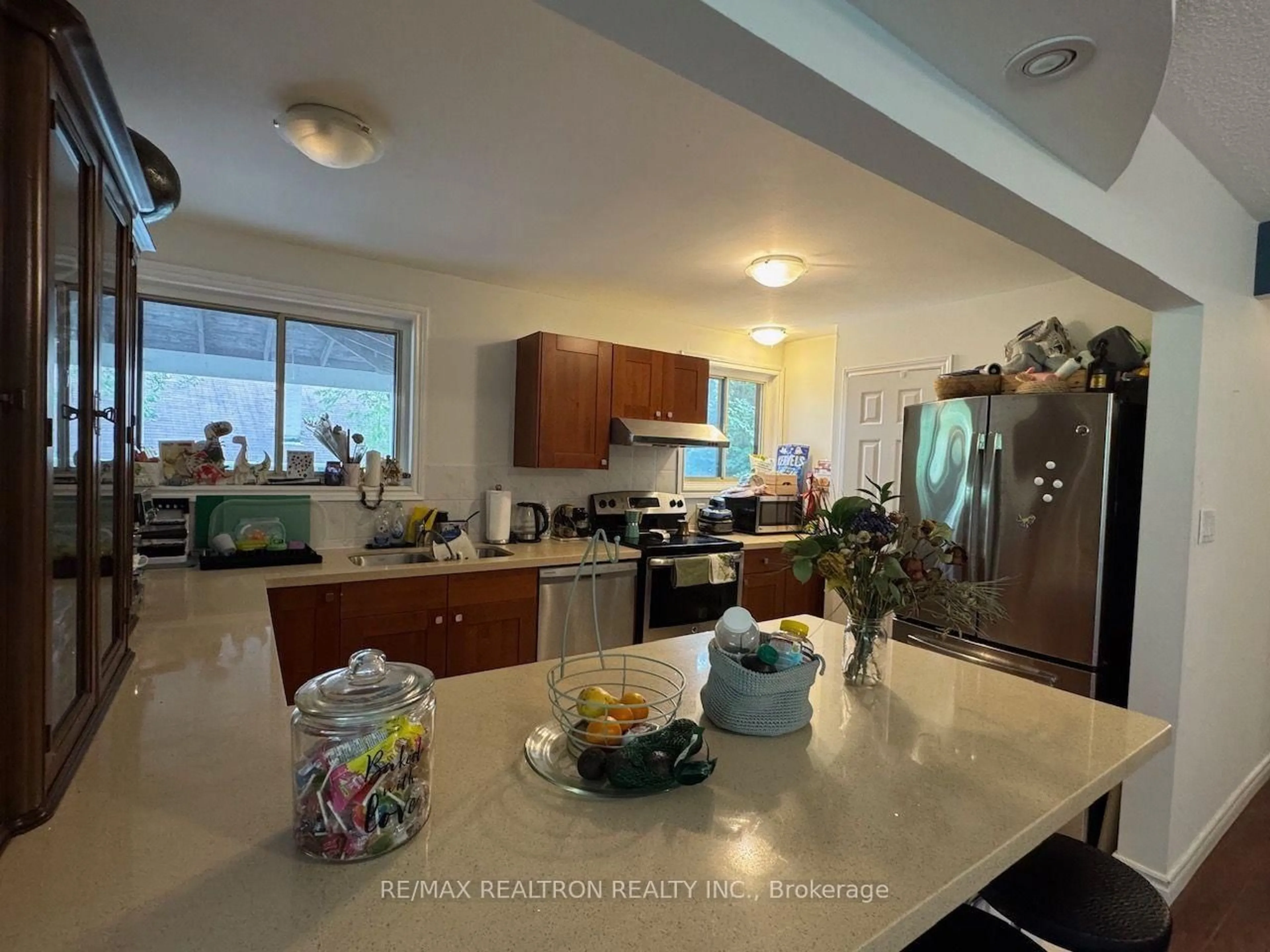Open concept kitchen, ceramic/tile floor for 22 Rochelle Cres, Toronto Ontario M2J 1Y4