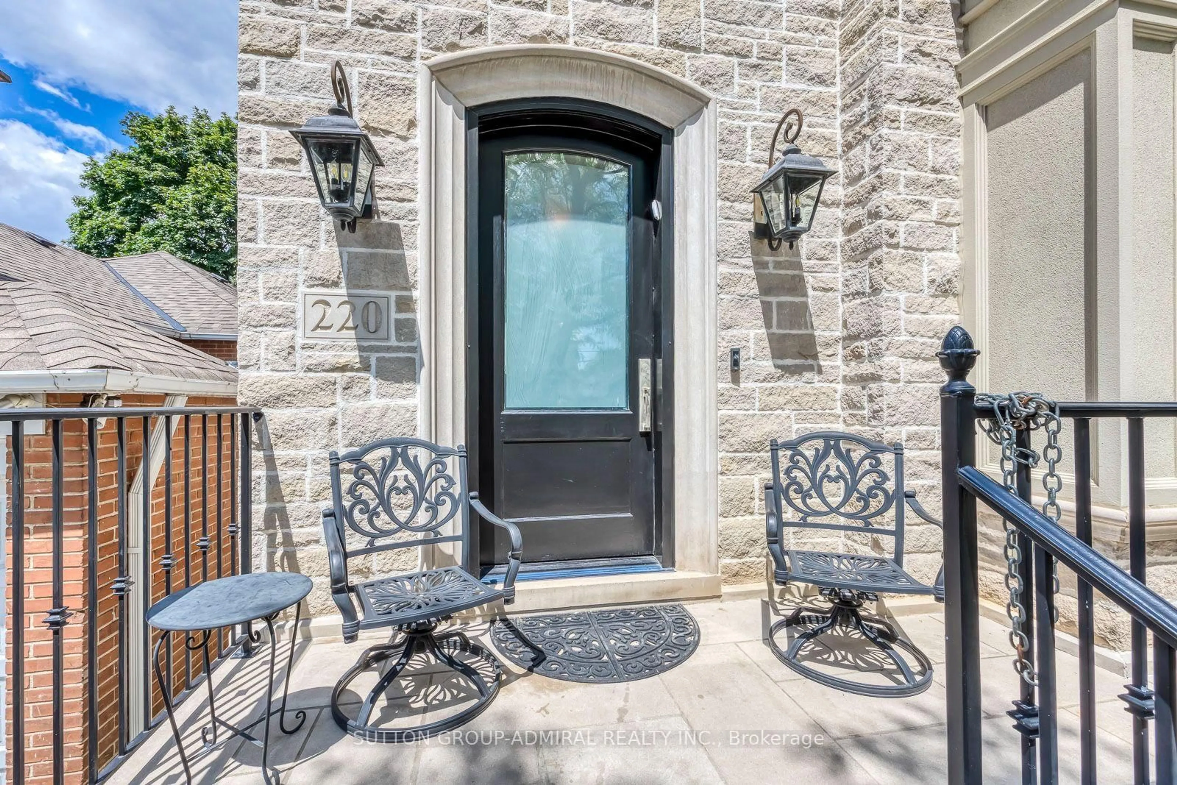 Unknown for 220 Joicey Blvd, Toronto Ontario M5M 2V5