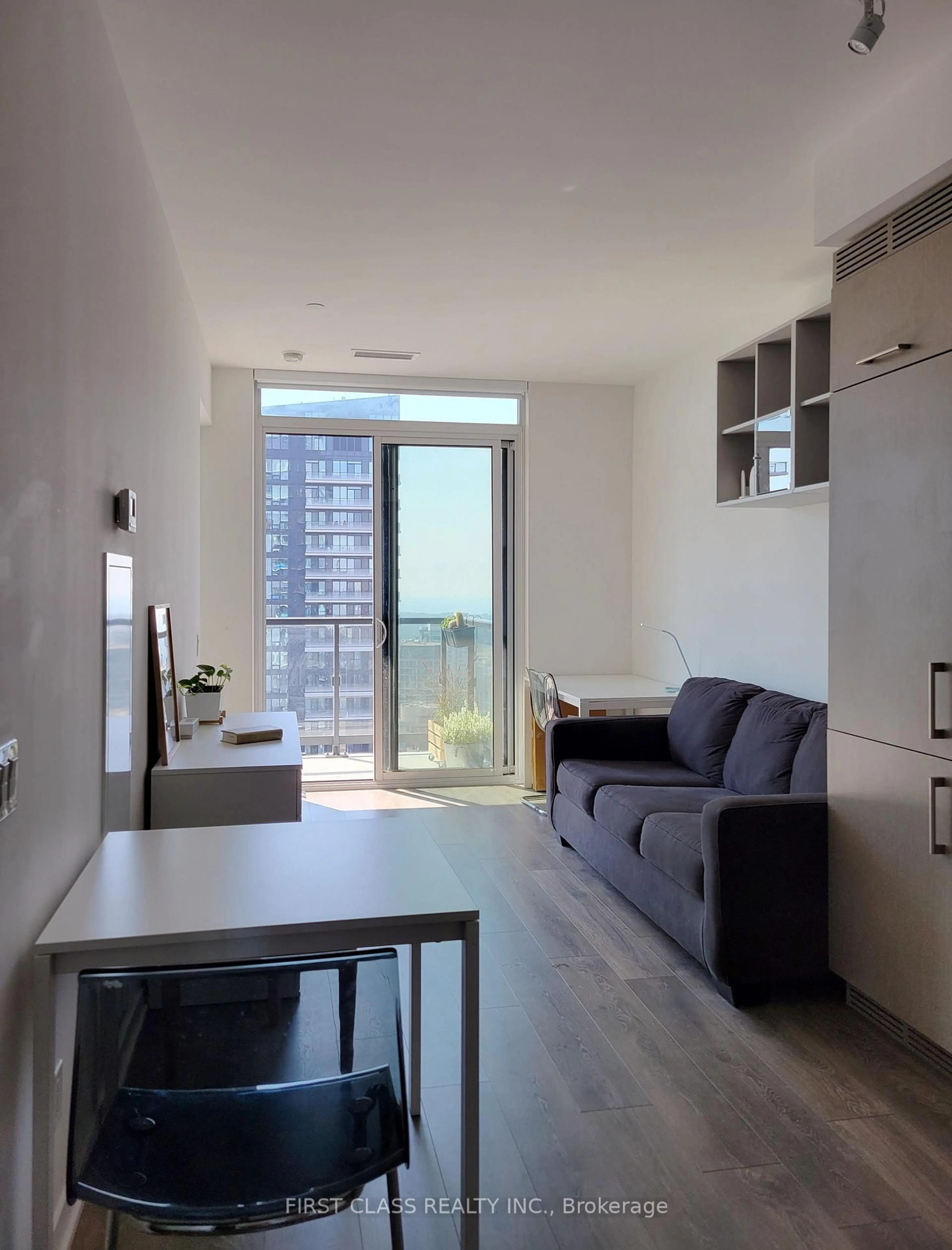 A pic of a room for 87 Peter St #3901, Toronto Ontario M5V 2G4