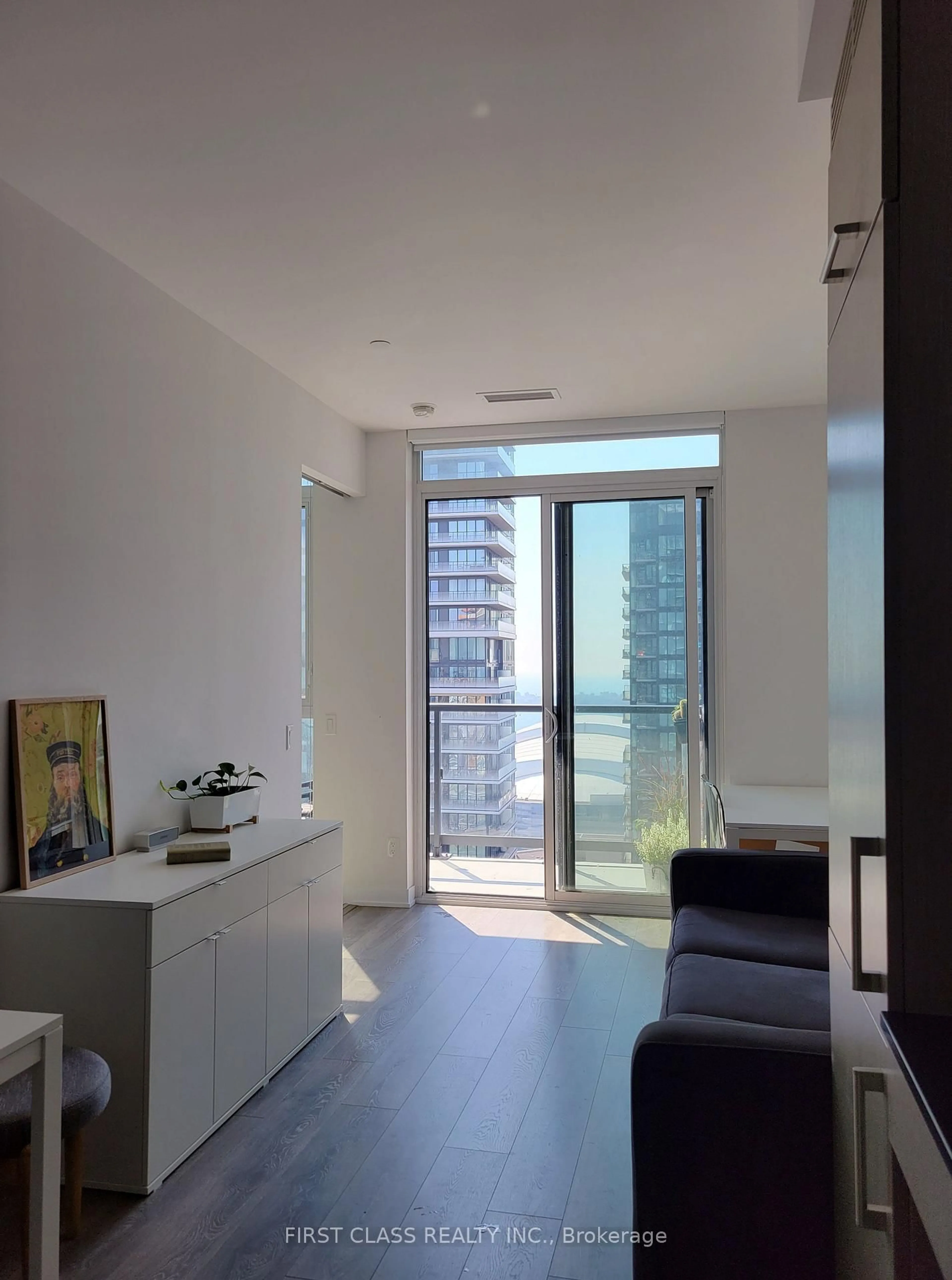 A pic of a room for 87 Peter St #3901, Toronto Ontario M5V 2G4