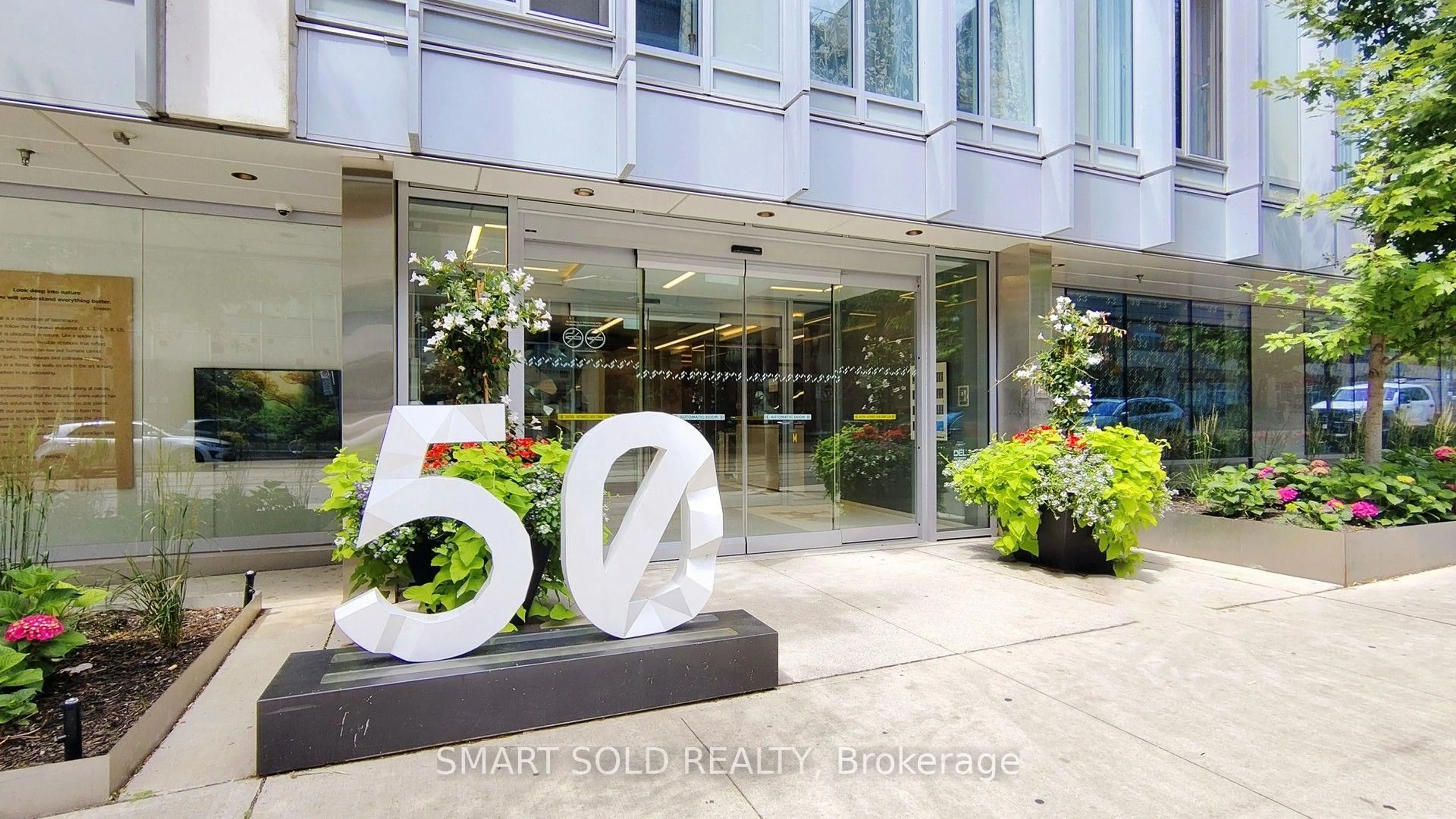 Unknown for 50 Mccaul St #813, Toronto Ontario M5T 1V9