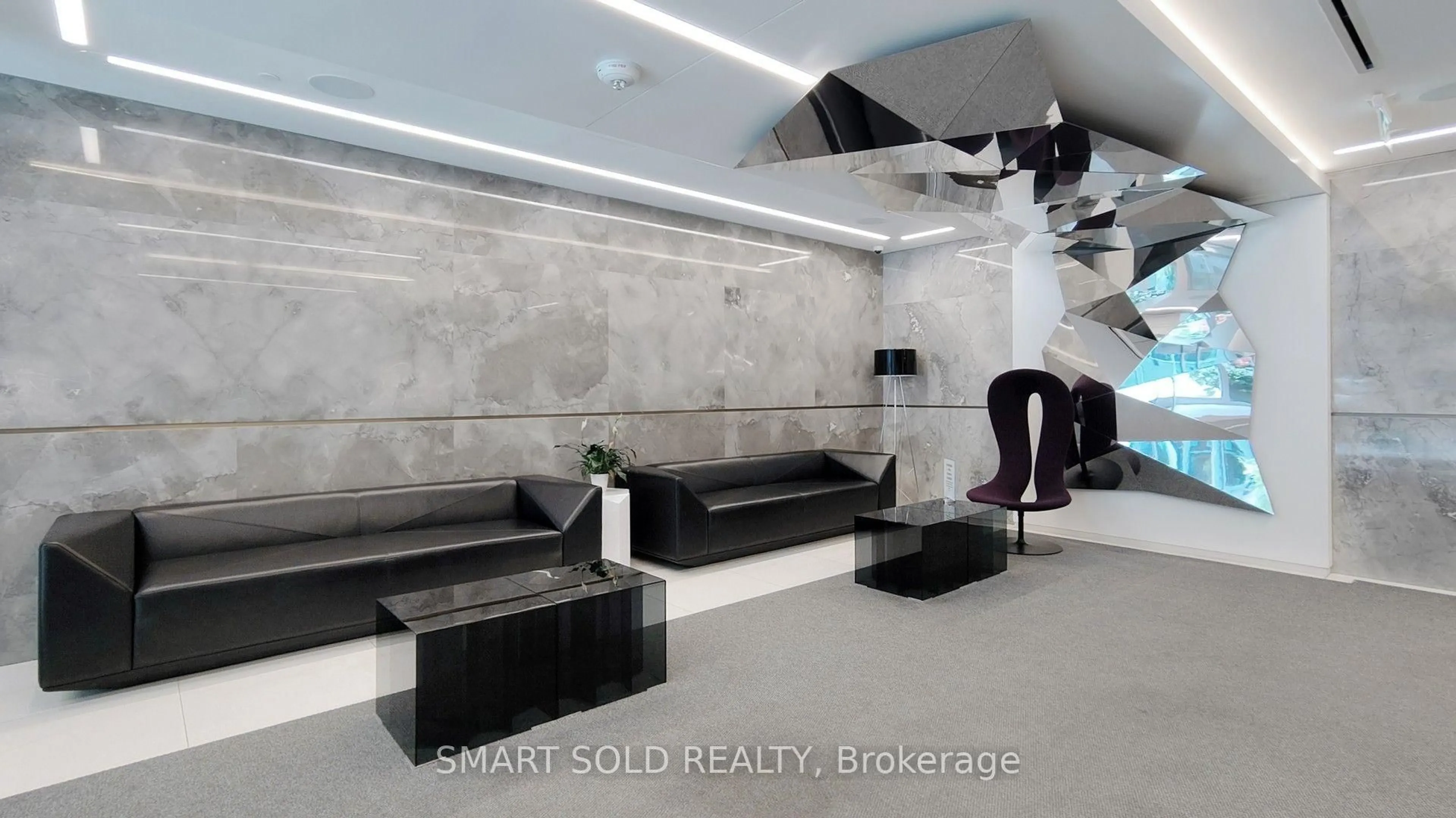 Lobby for 50 Mccaul St #813, Toronto Ontario M5T 1V9