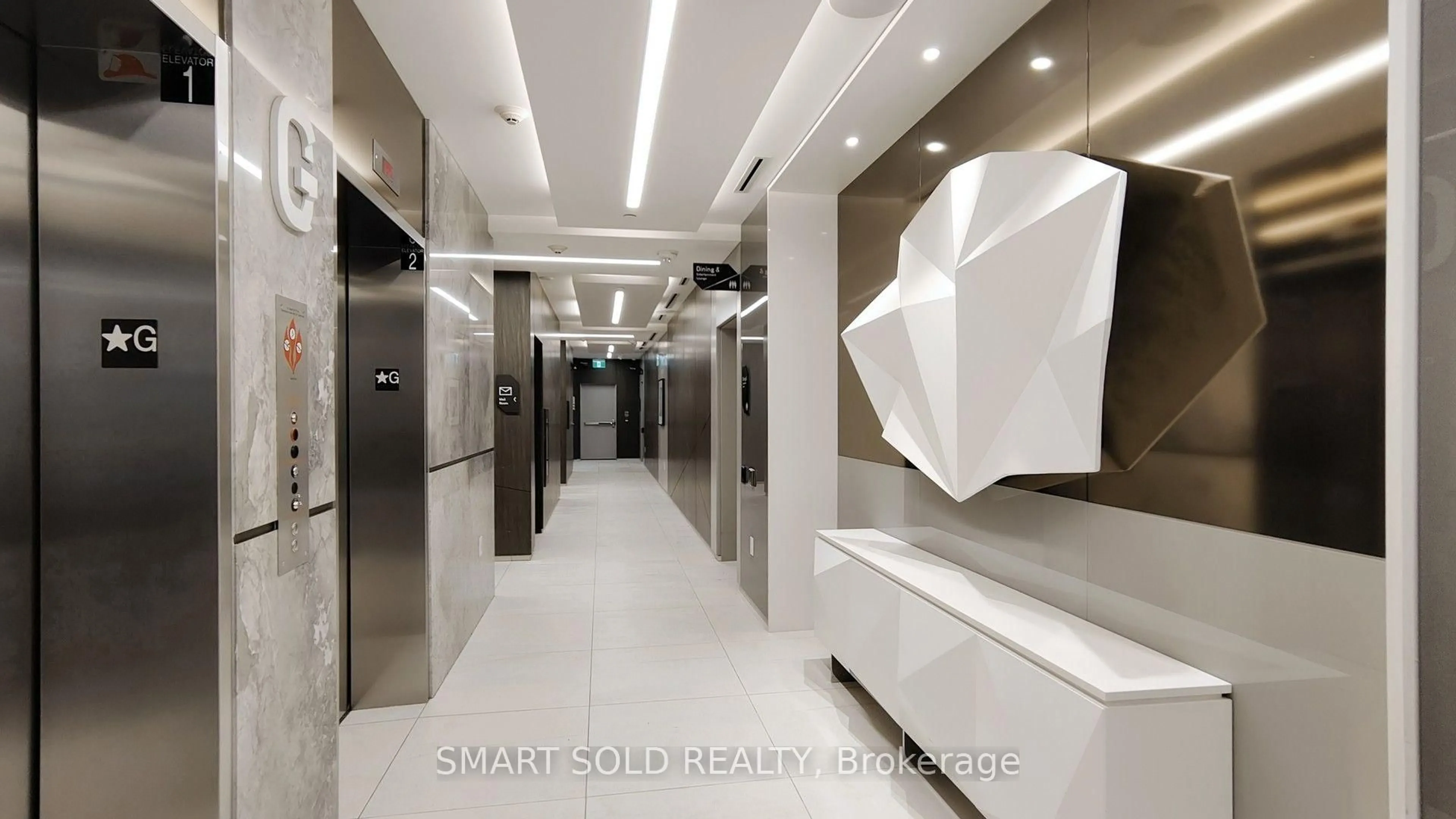 Indoor foyer for 50 Mccaul St #813, Toronto Ontario M5T 1V9