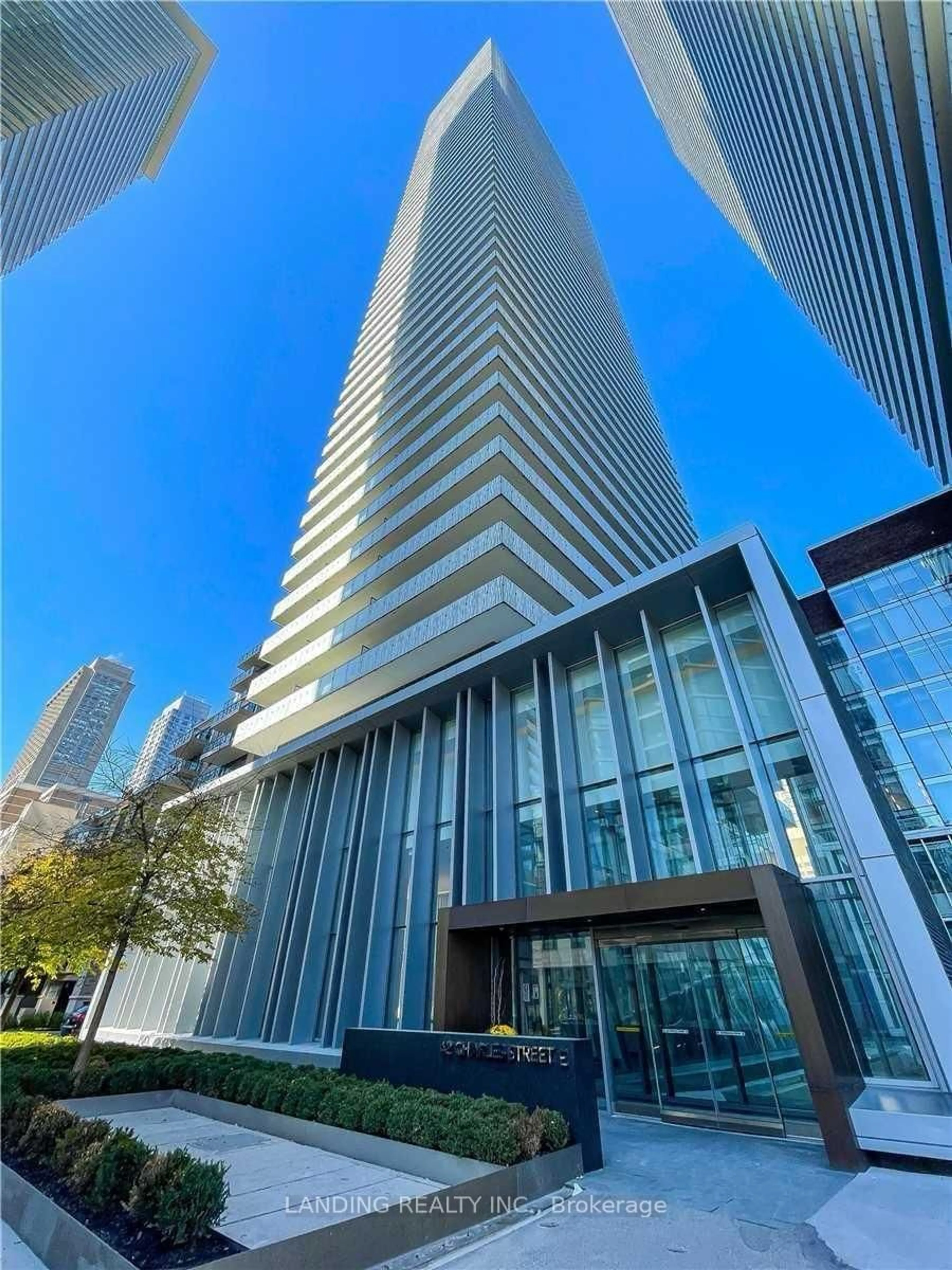 Indoor foyer for 42 Charles St #LPH4806, Toronto Ontario M4Y 1N3