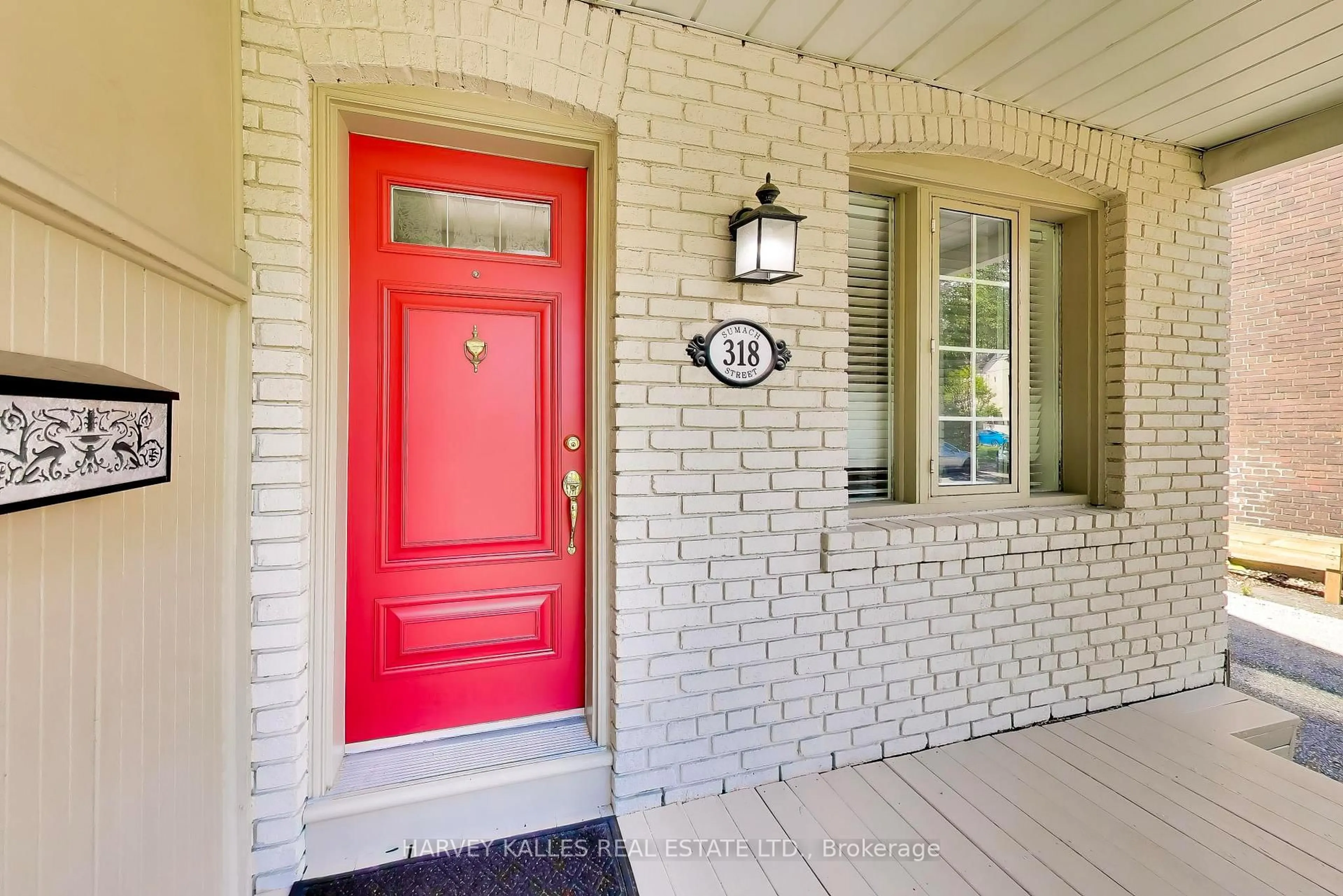 Indoor entryway for 318 Sumach St, Toronto Ontario M5A 3K5