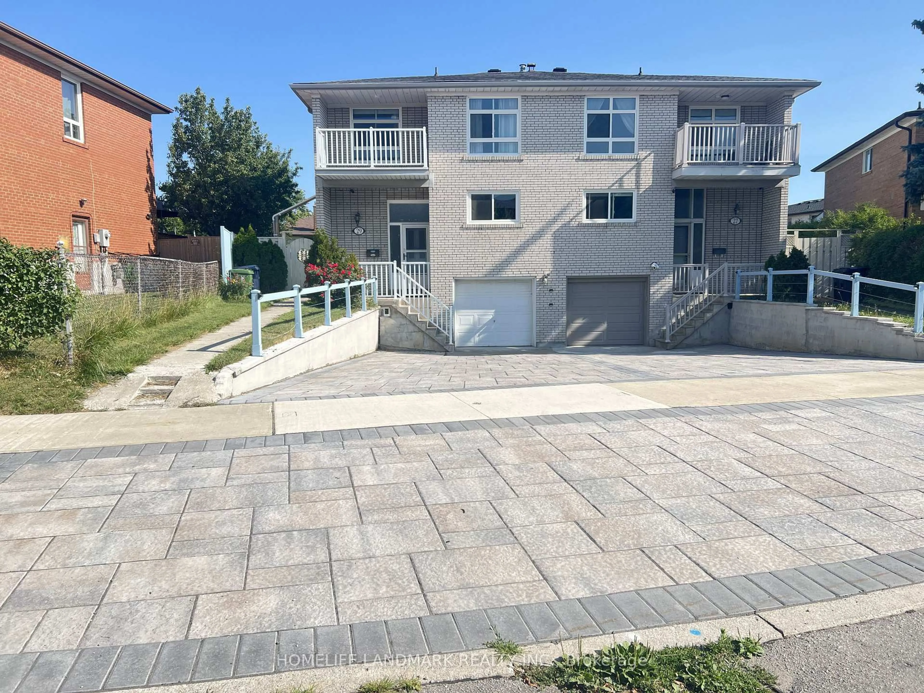 Patio, street for 29 Tillplain Rd, Toronto Ontario M3H 5R1