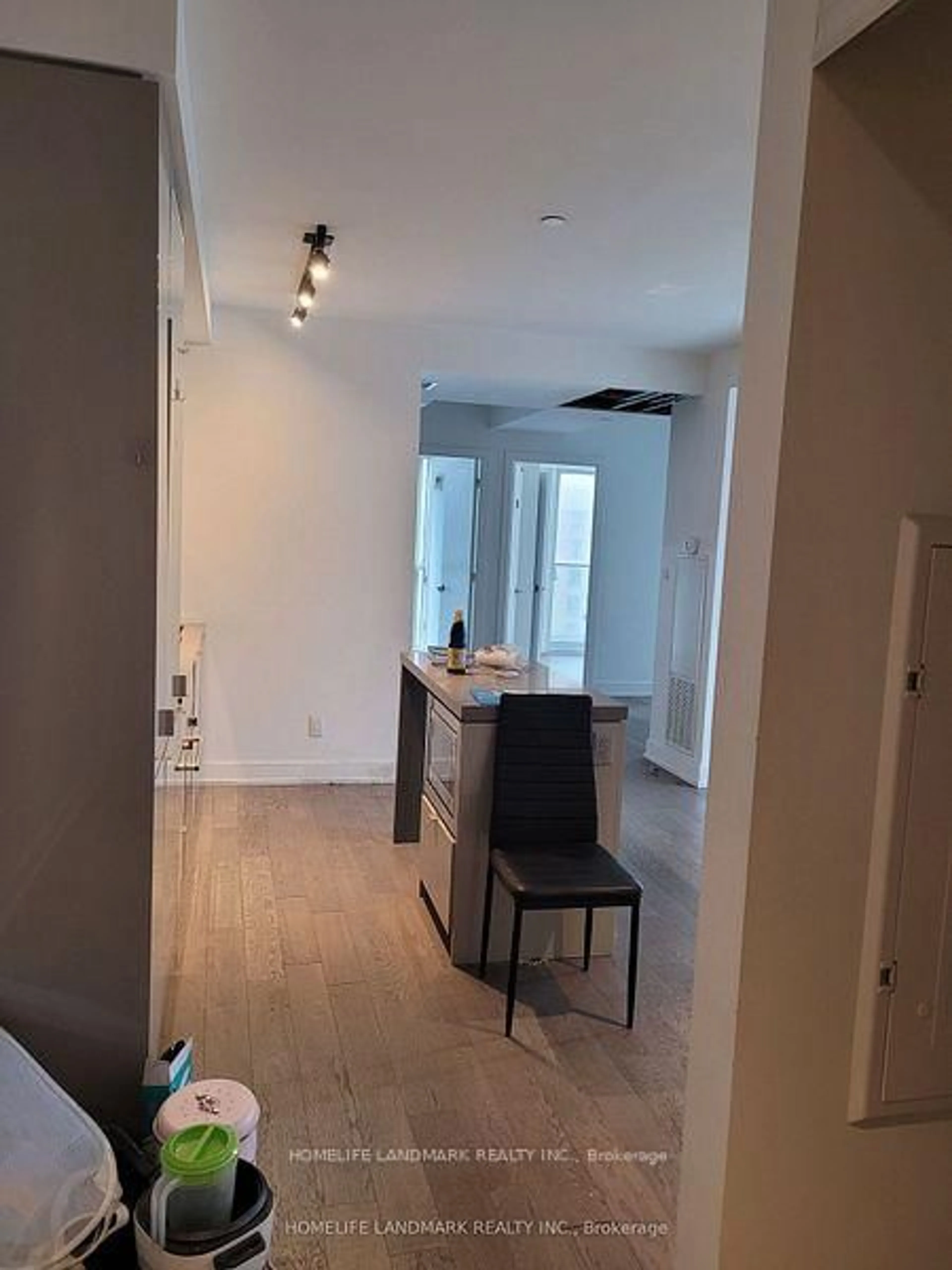 A pic of a room for 7 Greenville St #803, Toronto Ontario M4Y 0E9