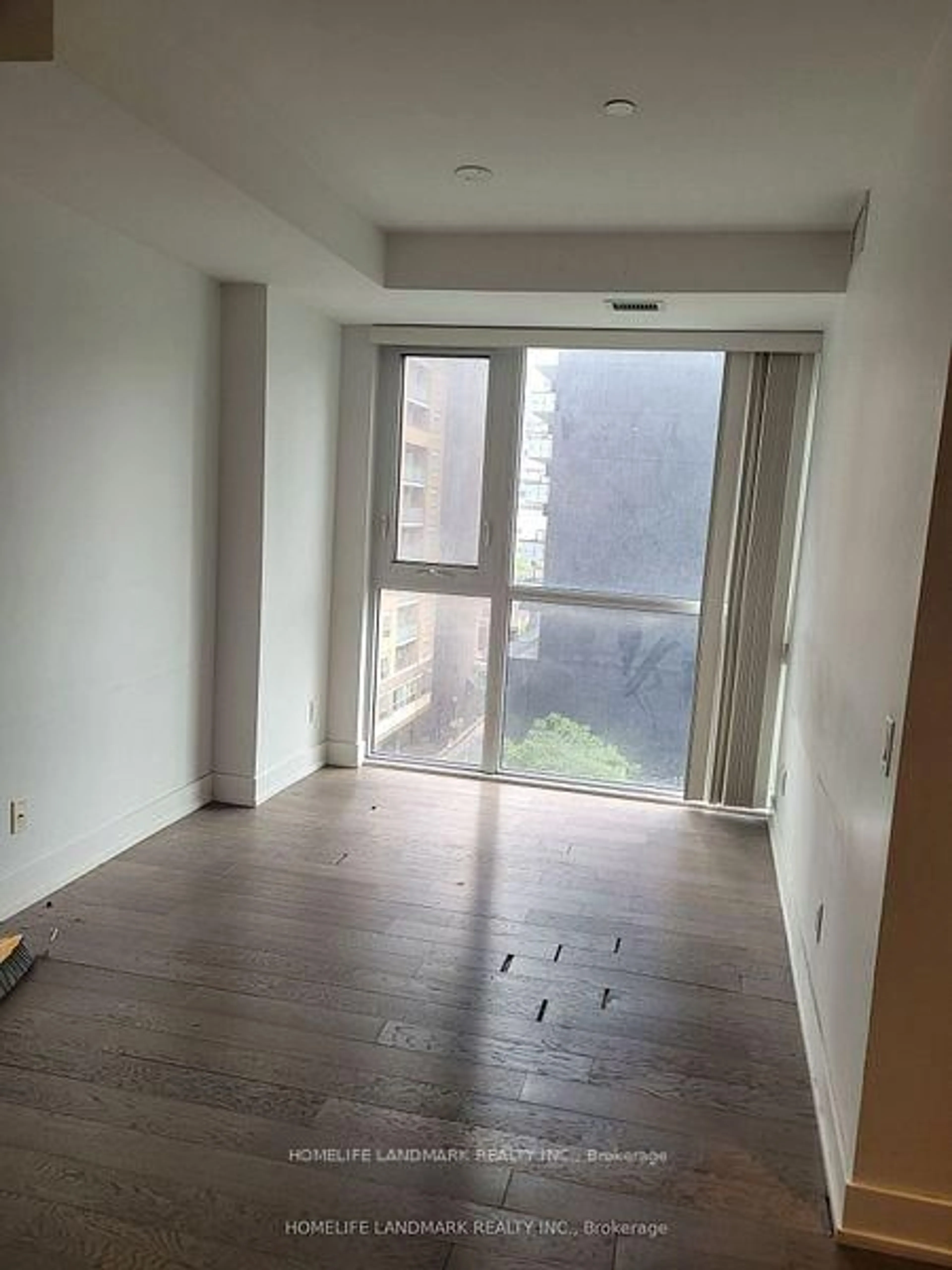 A pic of a room for 7 Greenville St #803, Toronto Ontario M4Y 0E9