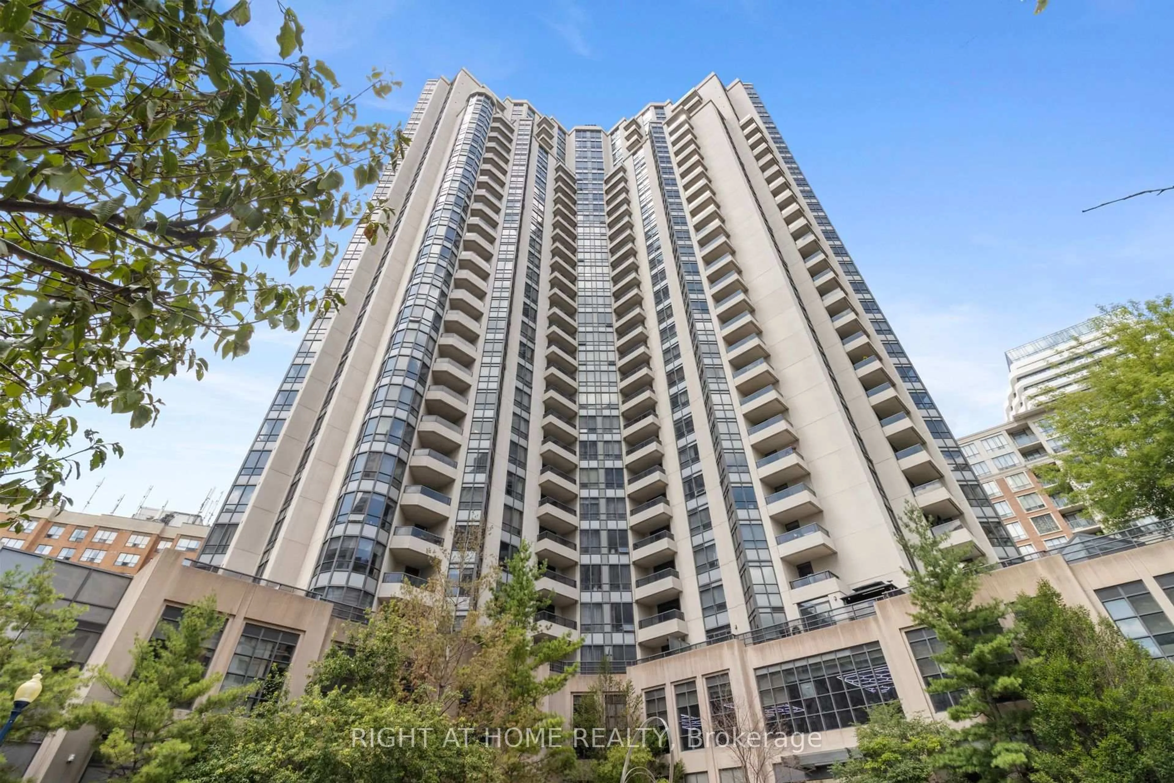 Unknown for 500 Doris Ave #TH1, Toronto Ontario M2N 0C1