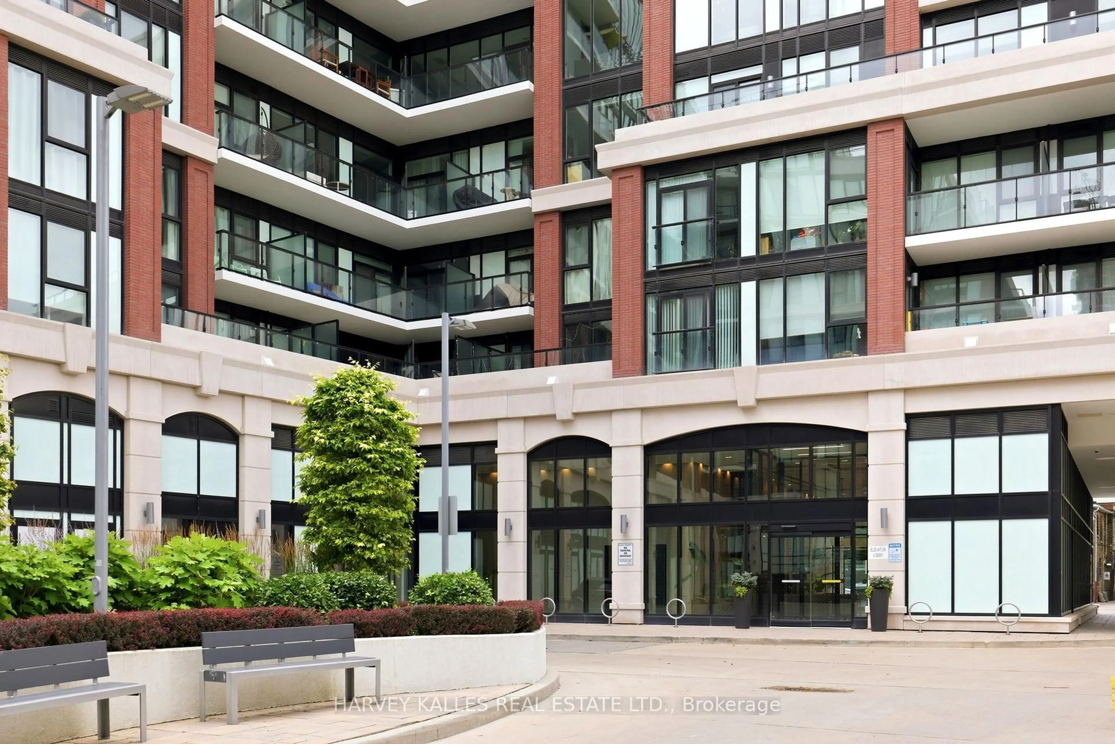 Indoor foyer for 1 Belsize Dr #PH6, Toronto Ontario M4S 0B9