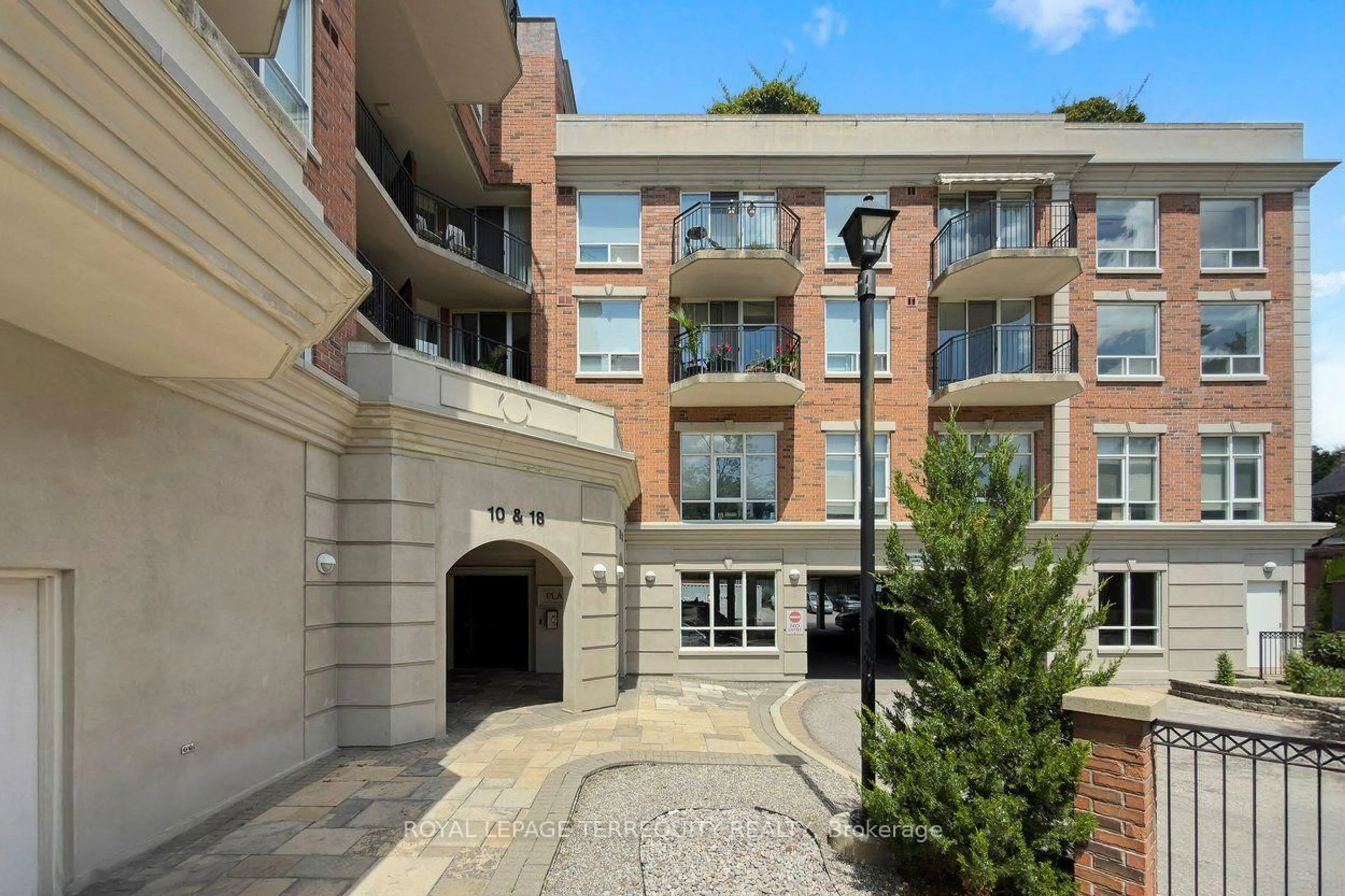 Patio, street for 18 Wanless Ave #315, Toronto Ontario M4N 3R9