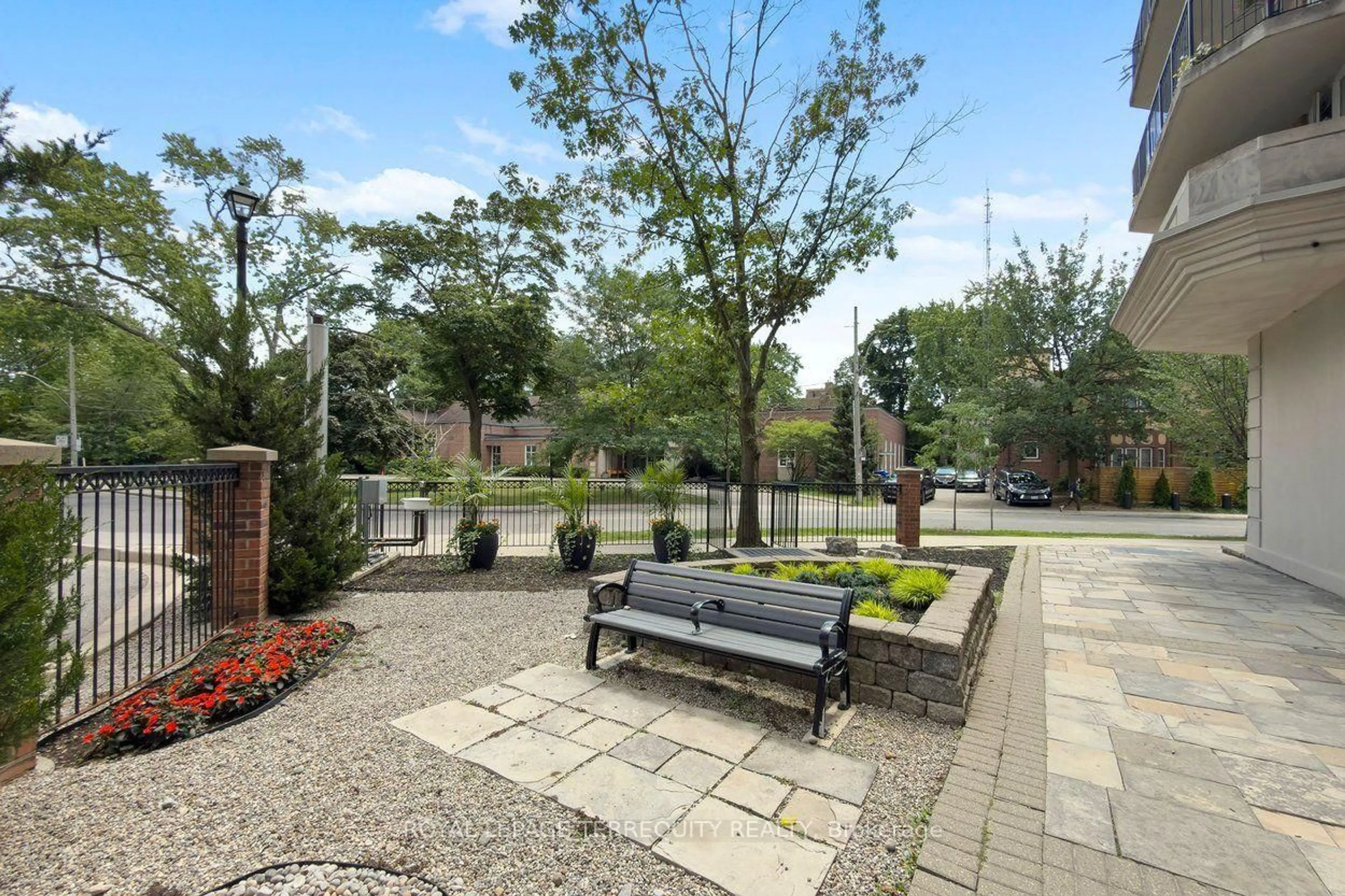 Patio, street for 18 Wanless Ave #315, Toronto Ontario M4N 3R9