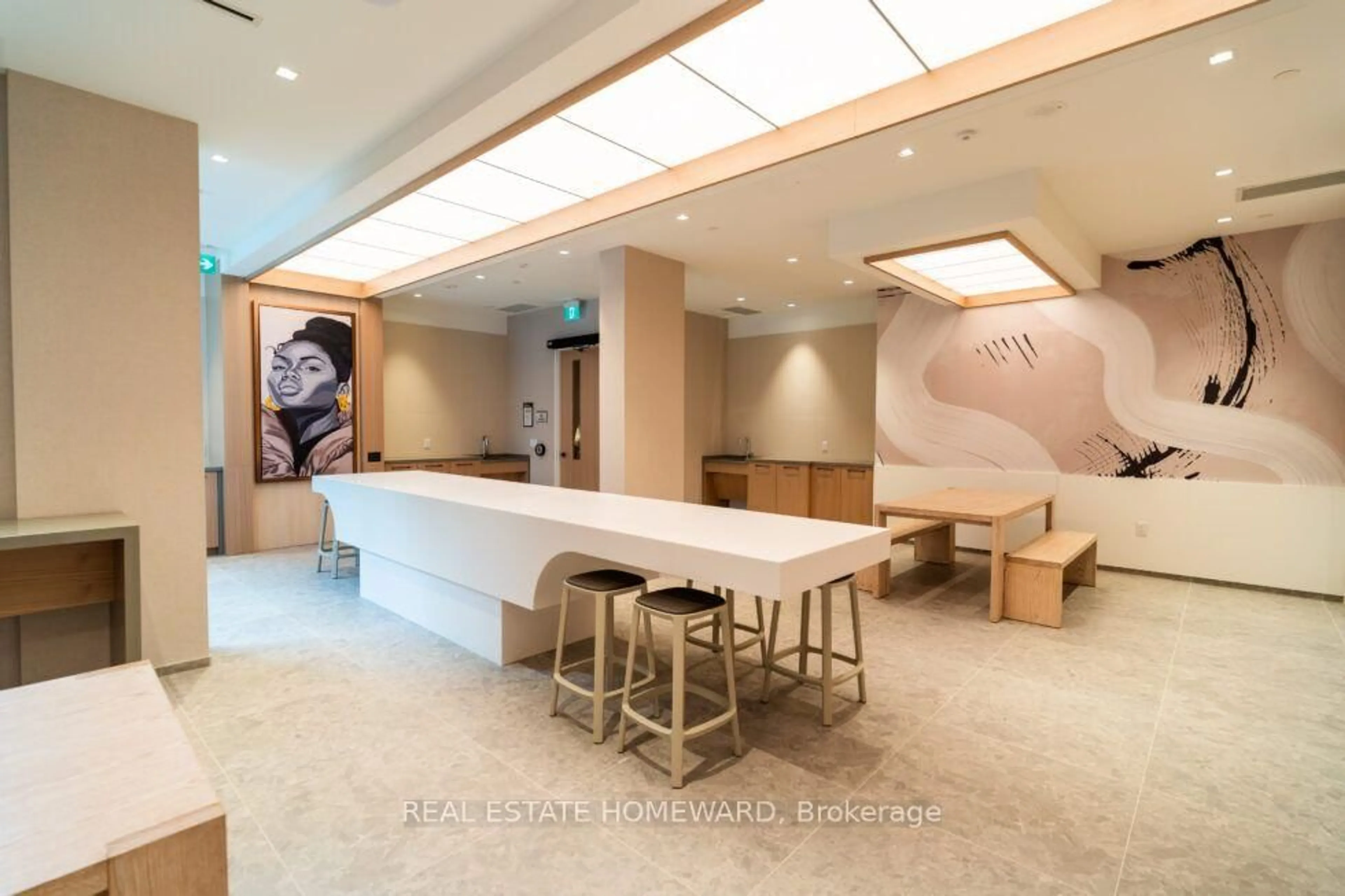 Lobby for 10 Oak St #1703, Toronto Ontario M5A 0Z1