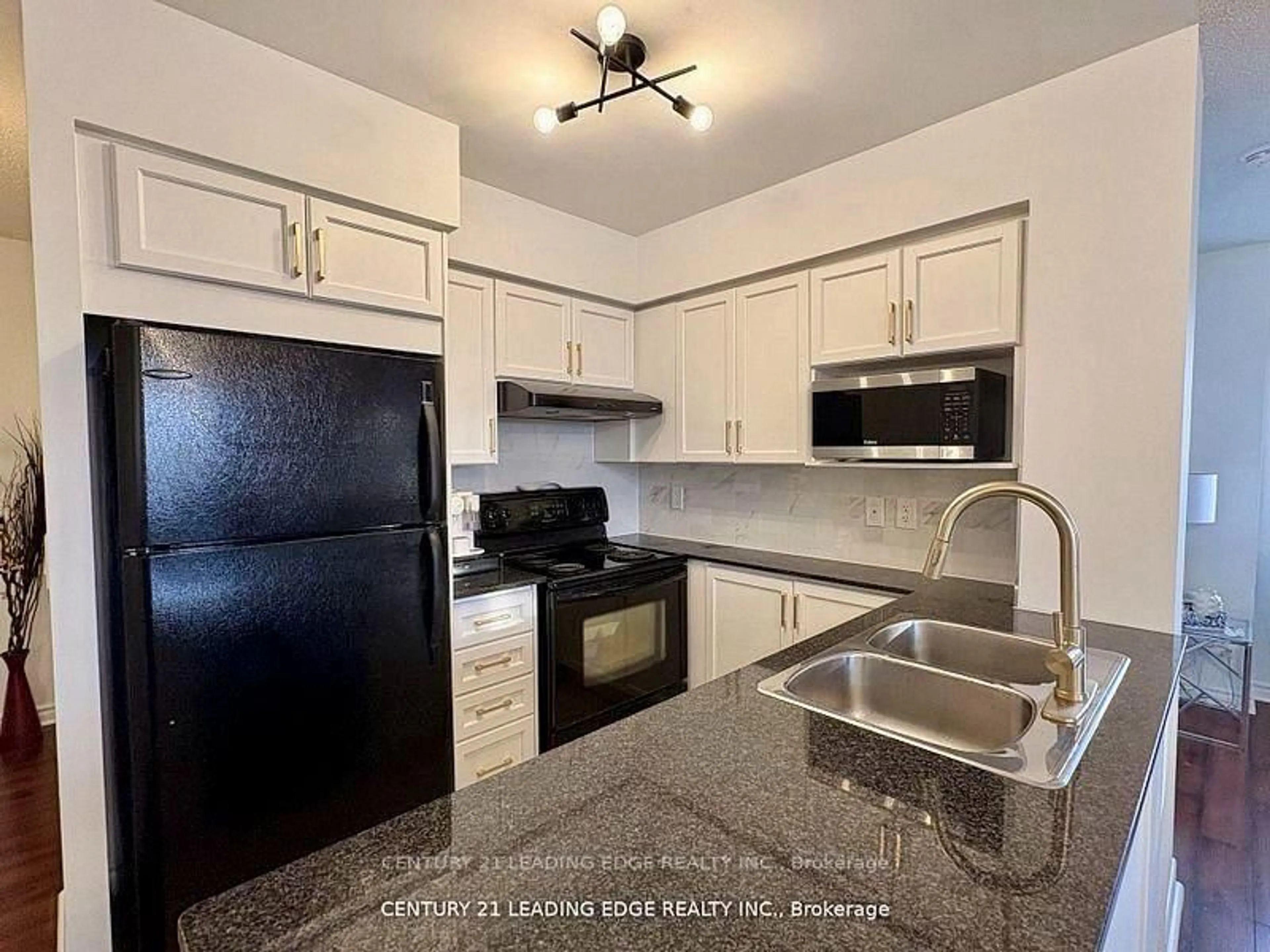 Standard kitchen, unknown for 18 Kenaston Gdns #712, Toronto Ontario M2K 3C7