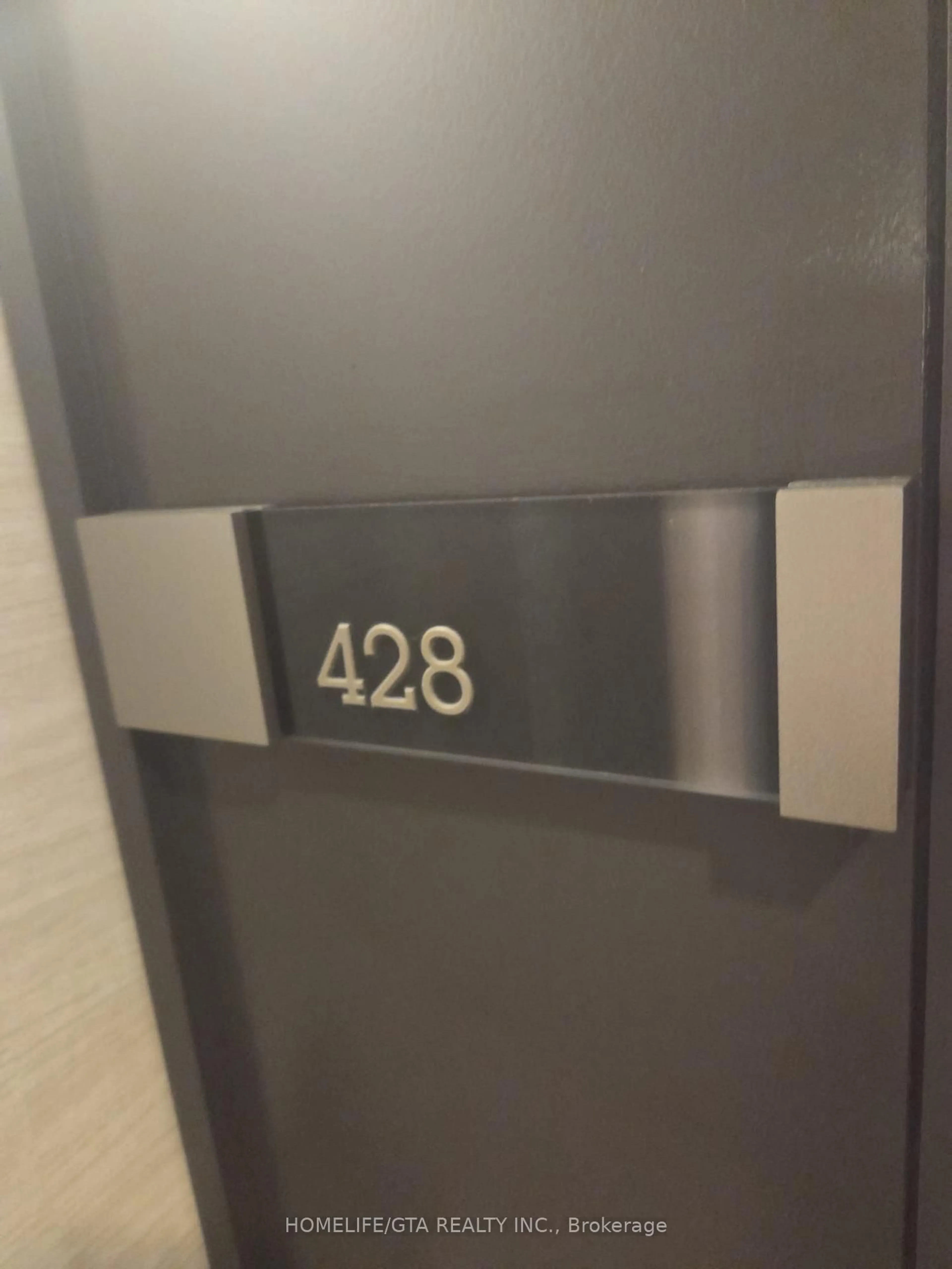 Indoor foyer for 120 Harrison Garden Blvd #428, Toronto Ontario M2N 0H1