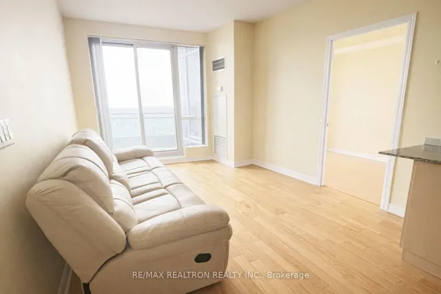 18 Holmes Ave #1102, Toronto 3