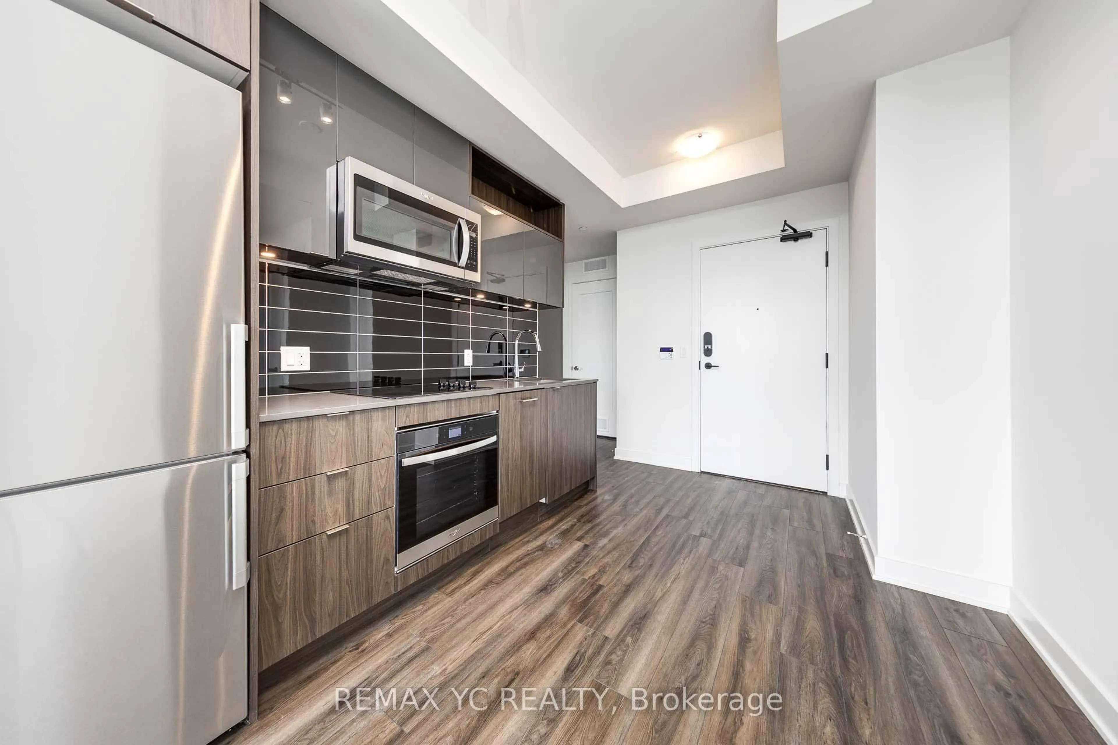 Open concept kitchen, unknown for 135 Lower Sherbourne St #2726, Toronto Ontario M5A 1Y4