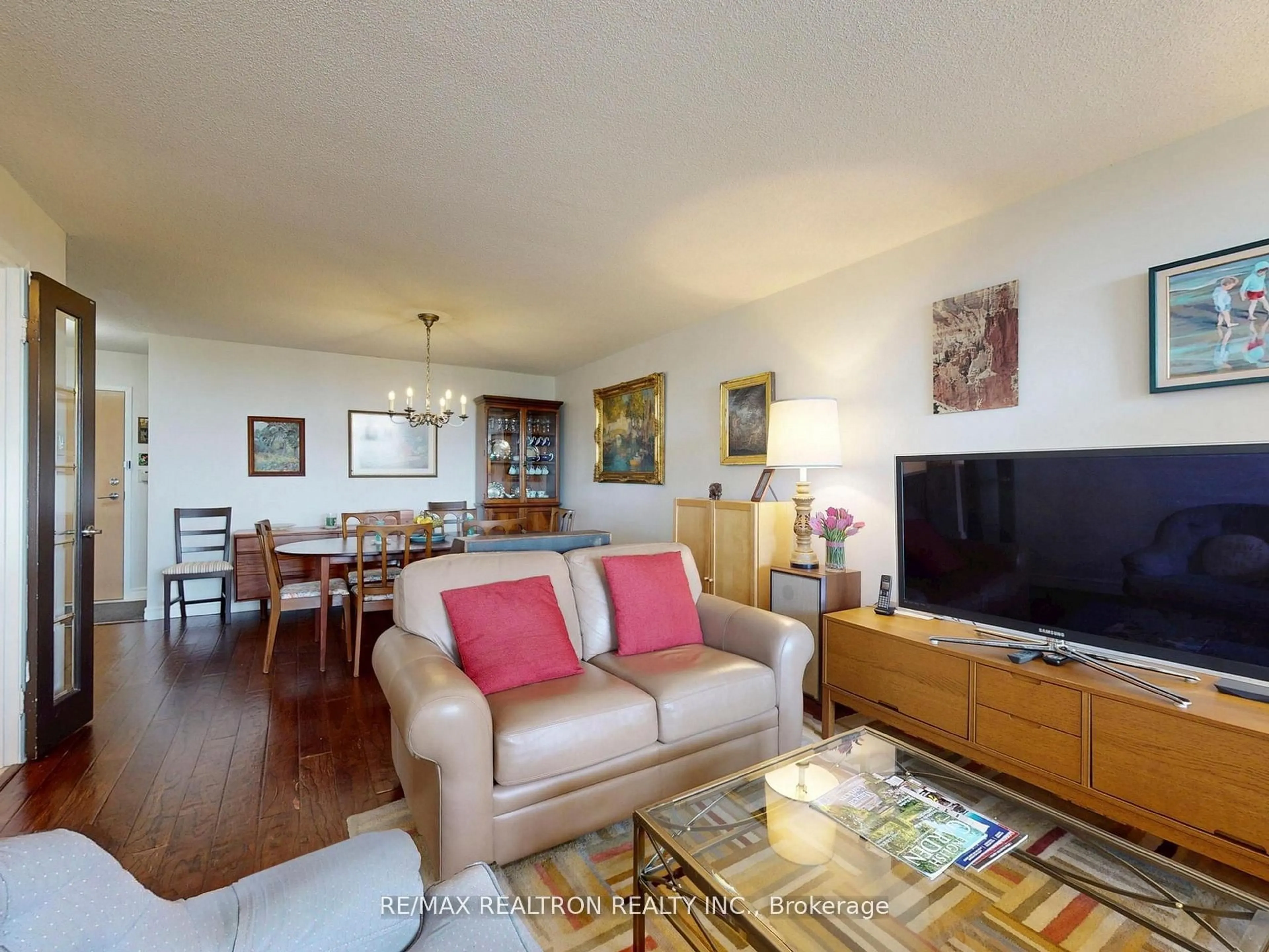 Living room with furniture, wood/laminate floor for 5 Kenneth Ave #1208, Toronto Ontario M2N 6M7