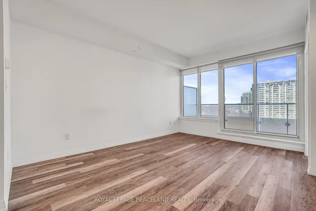 75 Canterbury Pl #1215, Toronto 5