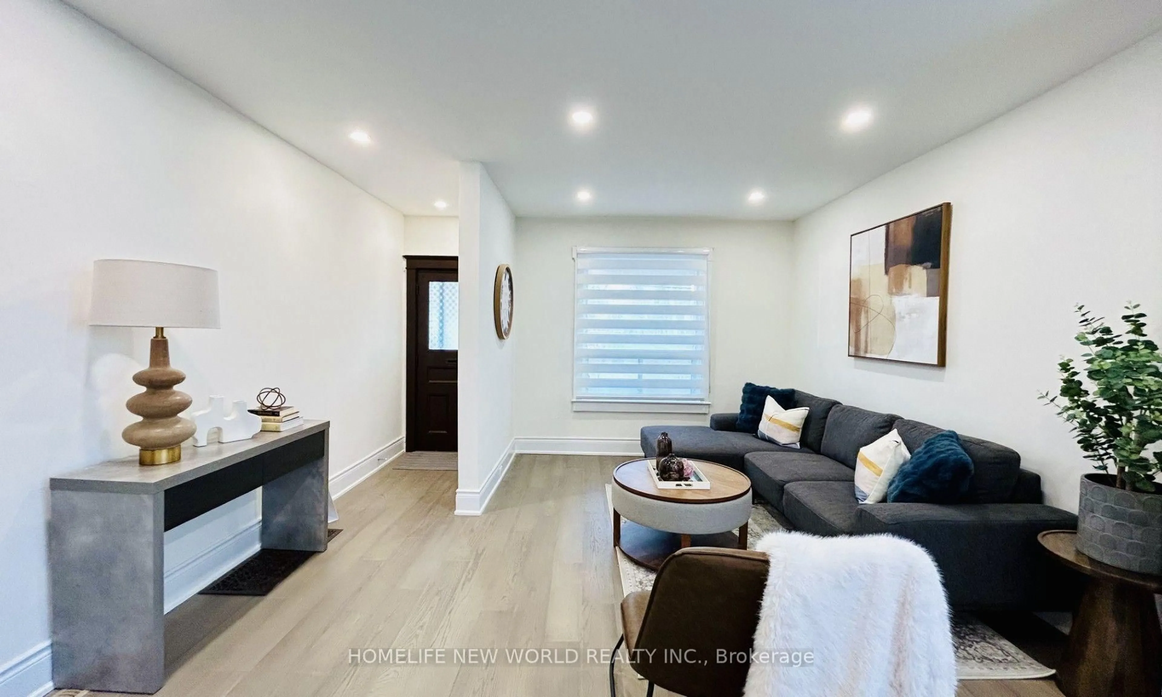 Living room with furniture, unknown for 509 Dupont St, Toronto Ontario M6G 1Y6