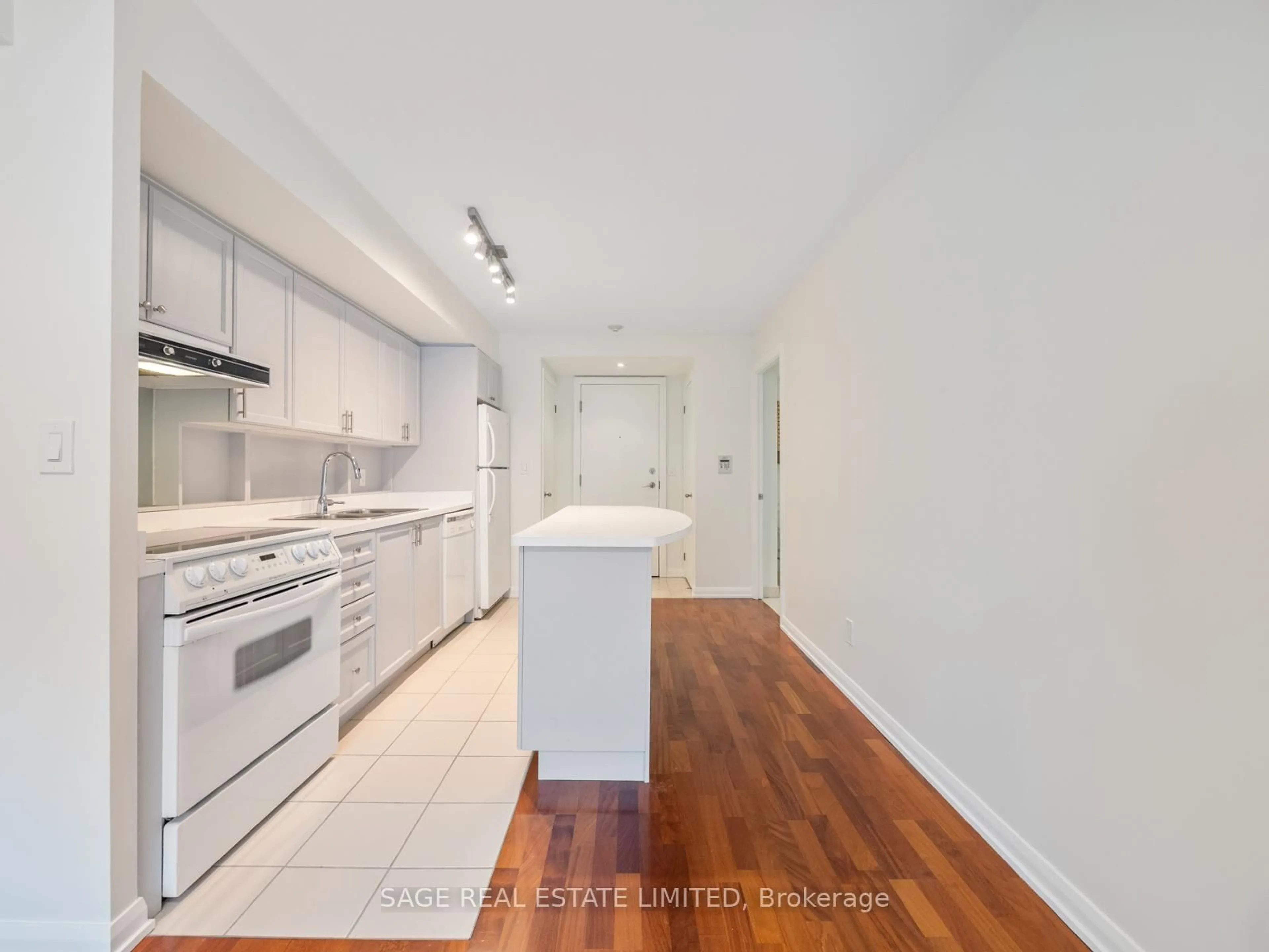 Unknown for 18 Beverley St #209, Toronto Ontario M5T 3L2