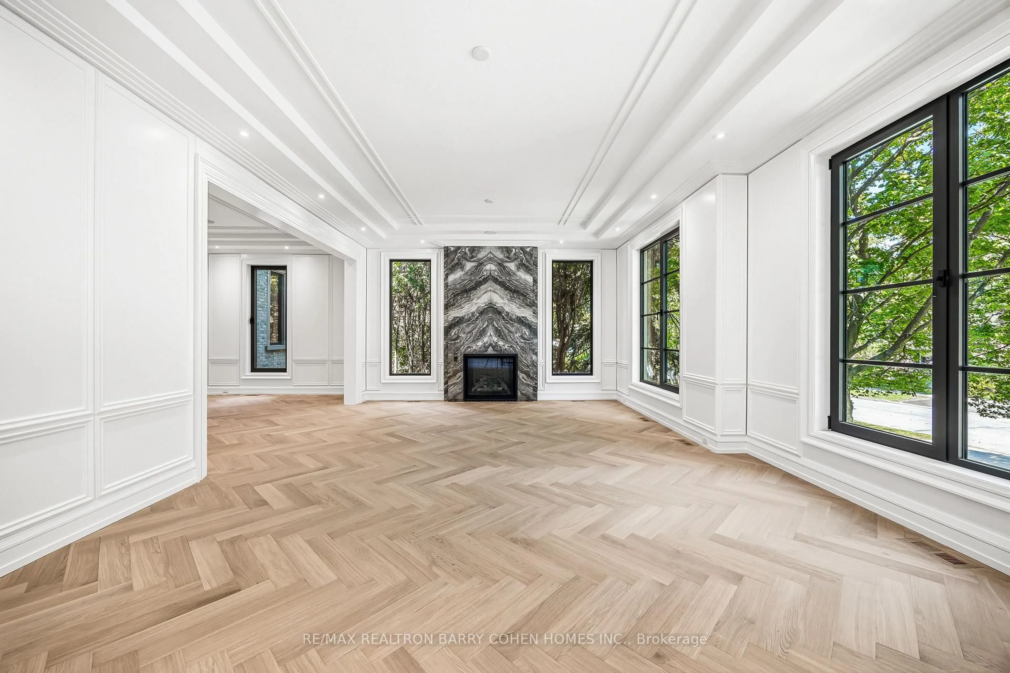 Unknown for 27 Penwood Cres, Toronto Ontario M3B 3B1