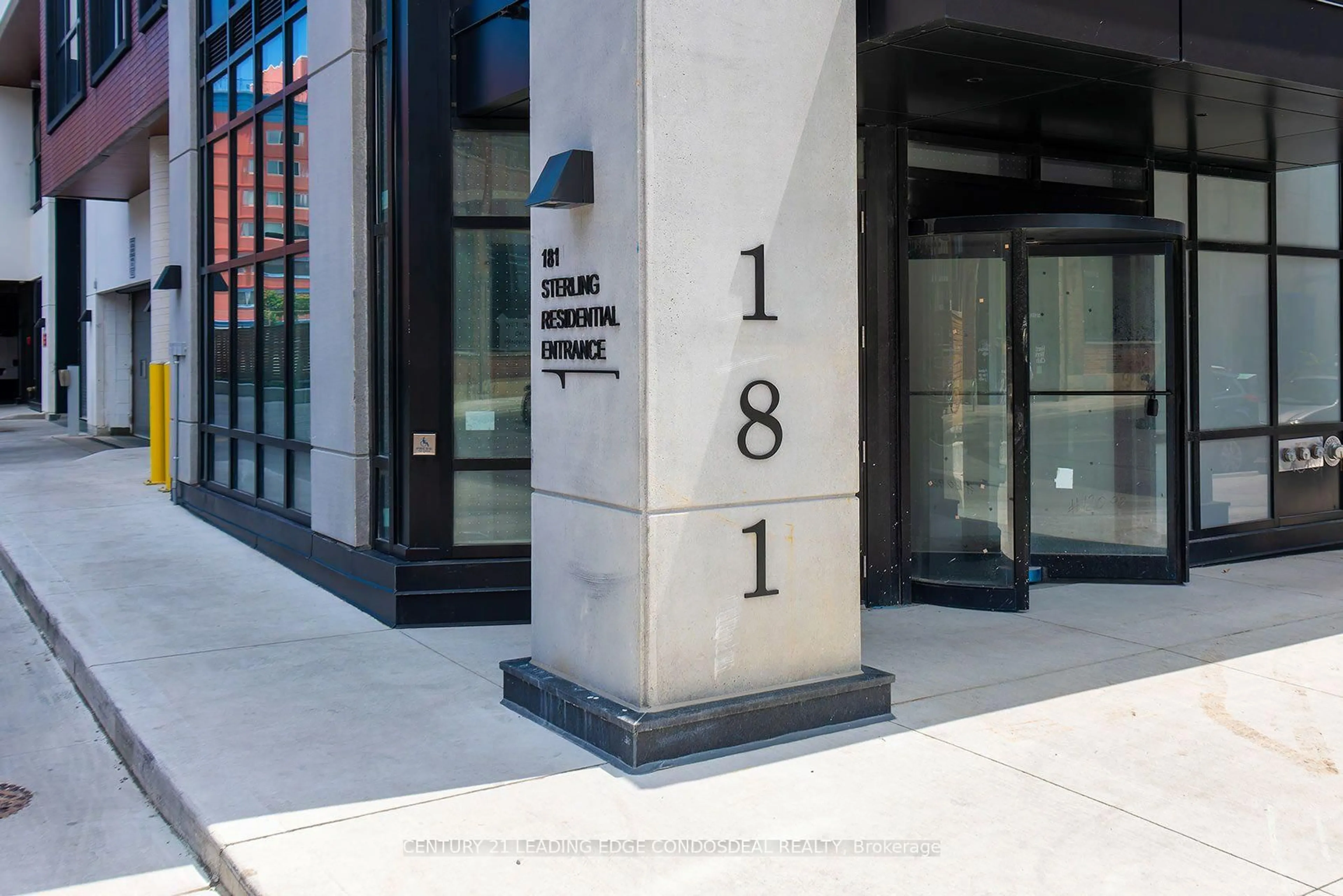 Indoor foyer for 181 Sterling Rd #315, Toronto Ontario M6R 2B2
