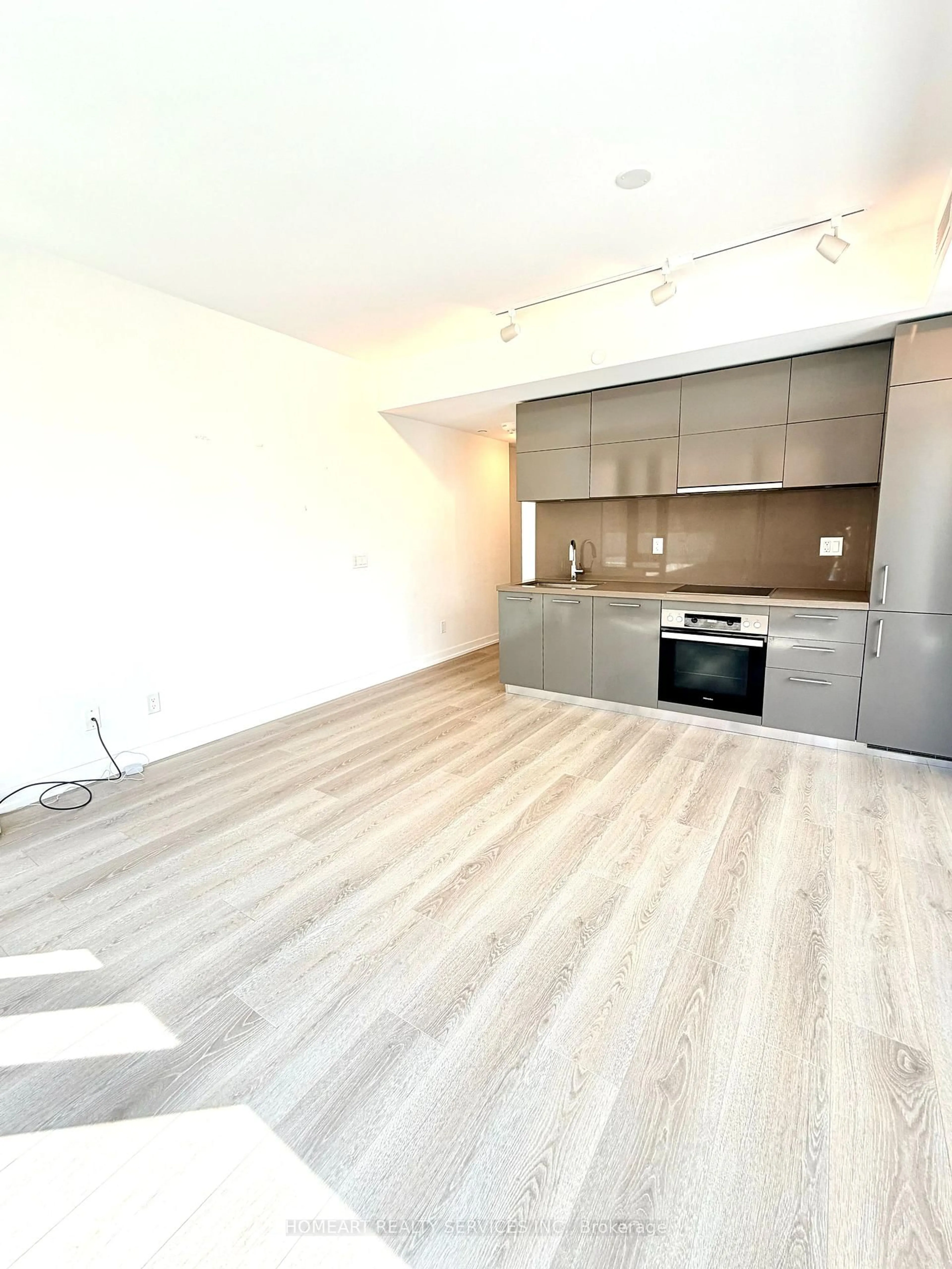 A pic of a room for 188 Cumberland St #602, Toronto Ontario M5R 0B6