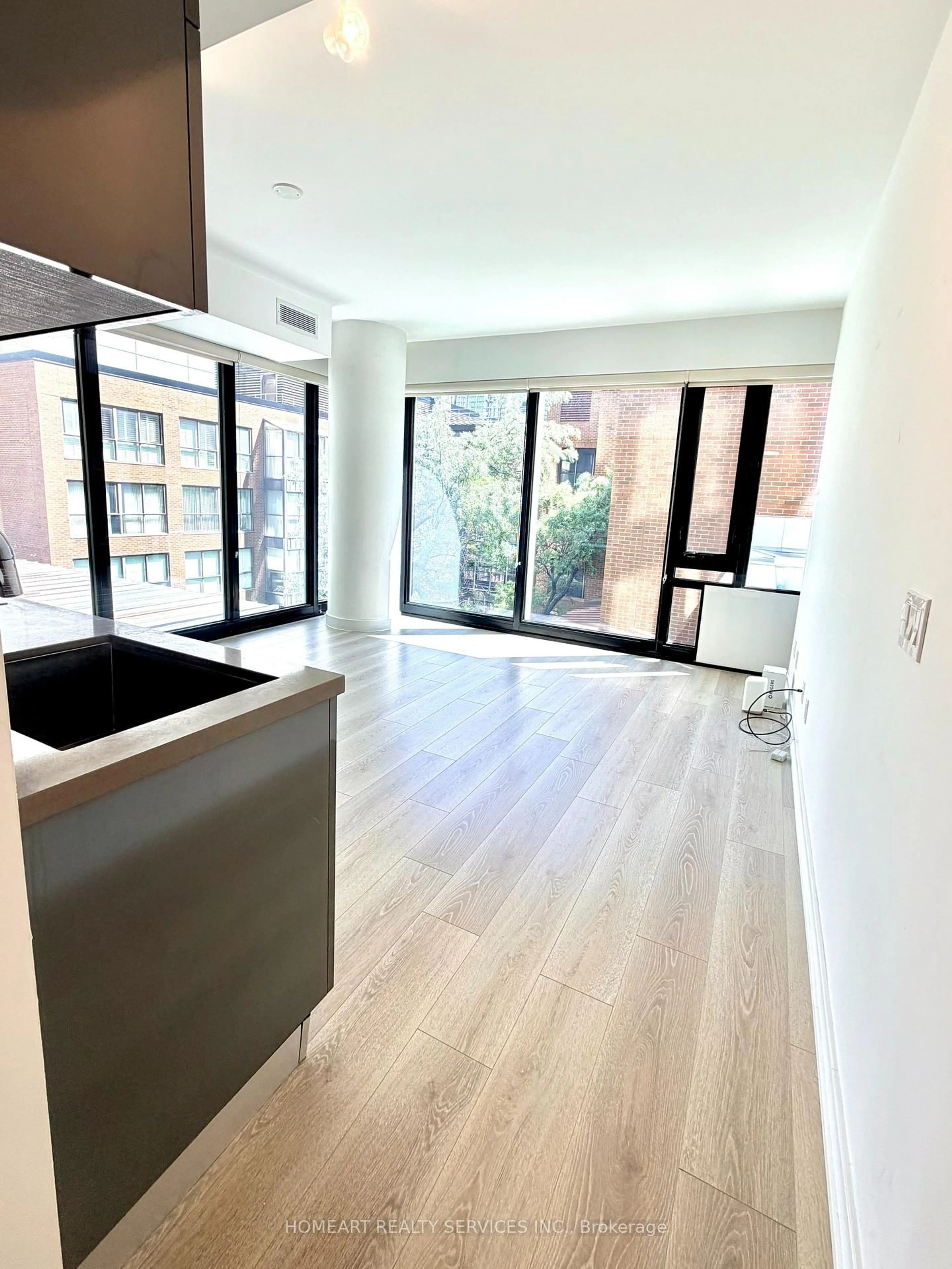 A pic of a room for 188 Cumberland St #602, Toronto Ontario M5R 0B6