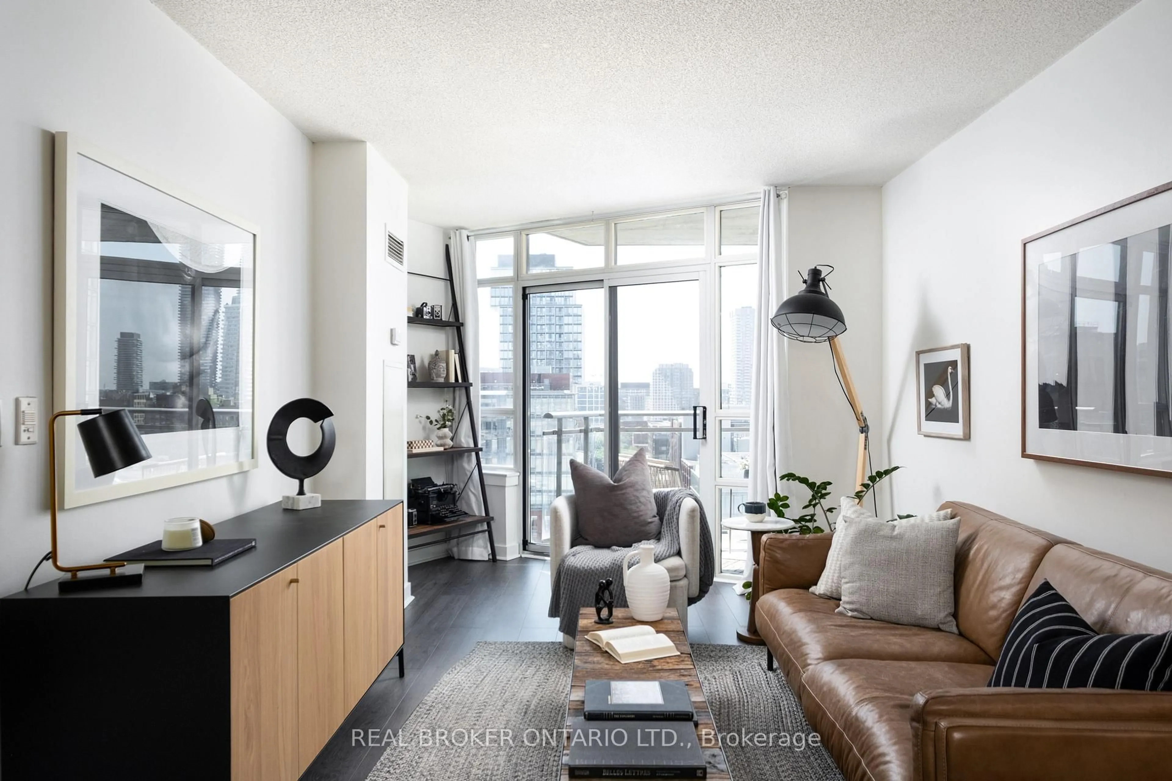 Living room with furniture, unknown for 255 Richmond St #1416, Toronto Ontario M5A 4T7