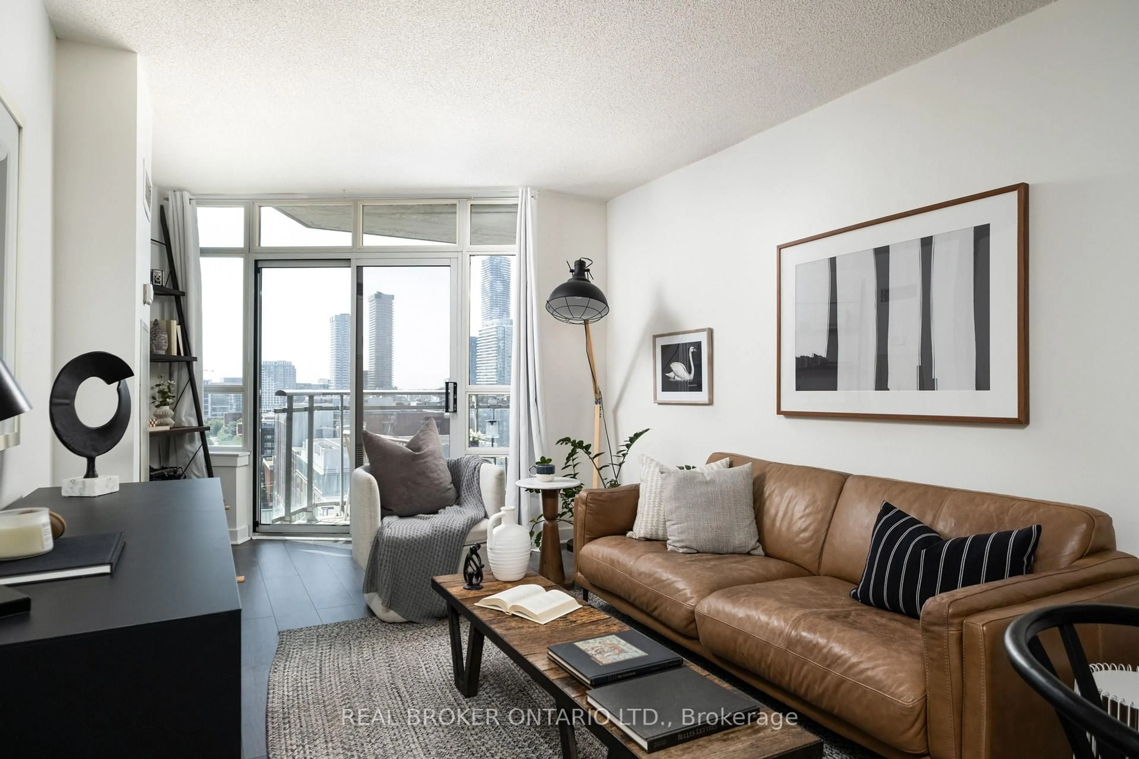 Living room with furniture, unknown for 255 Richmond St #1416, Toronto Ontario M5A 4T7