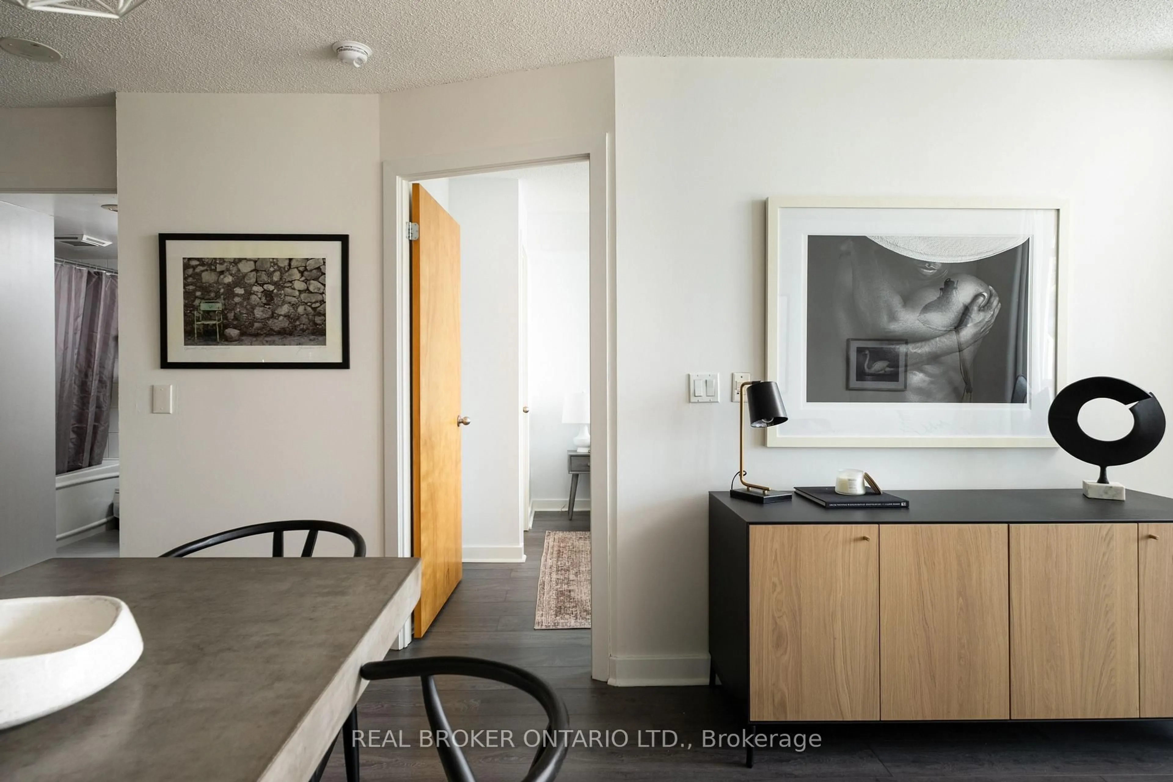 Standard kitchen, unknown for 255 Richmond St #1416, Toronto Ontario M5A 4T7