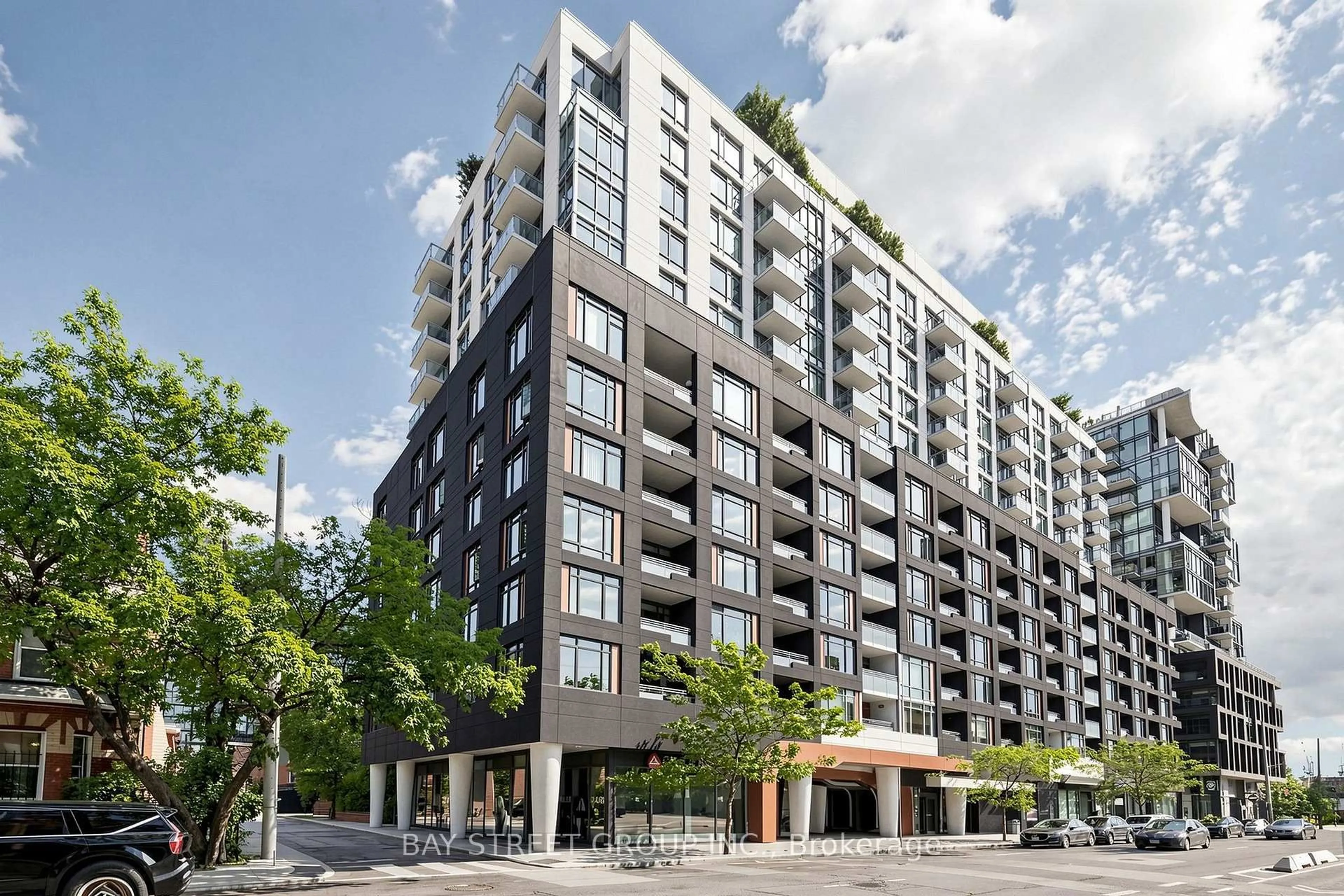 Patio, building for 525 Adelaide St #1118, Toronto Ontario M5V 1M7