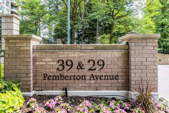 39 Pemberton Ave #401, Toronto 5
