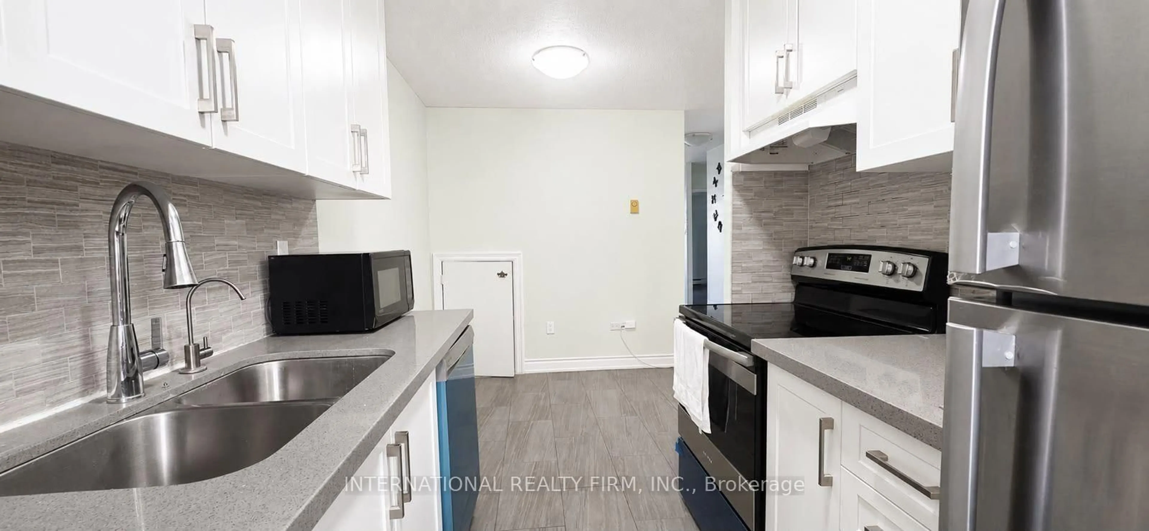 Standard kitchen, unknown for 40 Sunny Glwy #308, Toronto Ontario M3C 2Z2