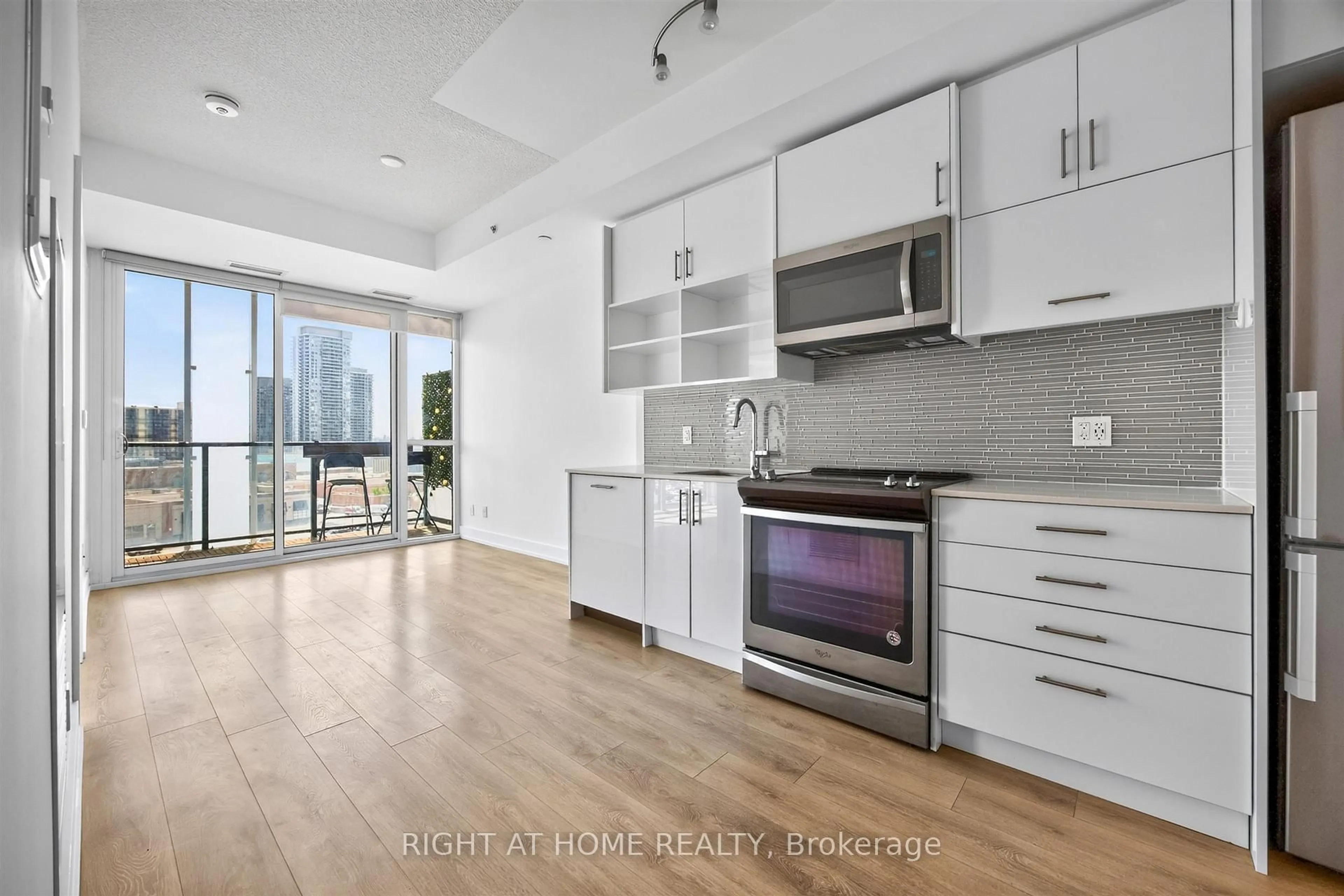 Open concept kitchen, unknown for 128 Fairview Mall Dr #712, Toronto Ontario M2J 0E8